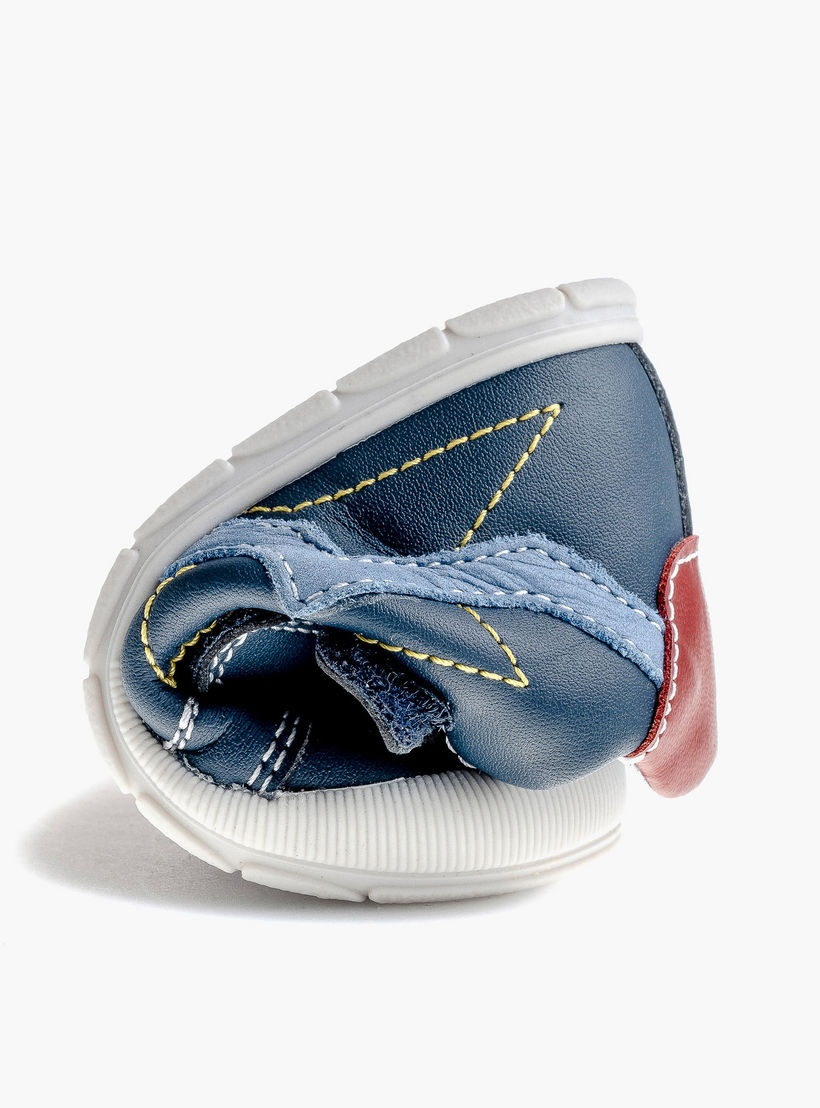 حذاء سنيكرز برقبة مرتفعة وشريط إغلاق لاصق للأولاد من بابلوسكي - 059620-baby-boys-shoes-closedshoes-image-6