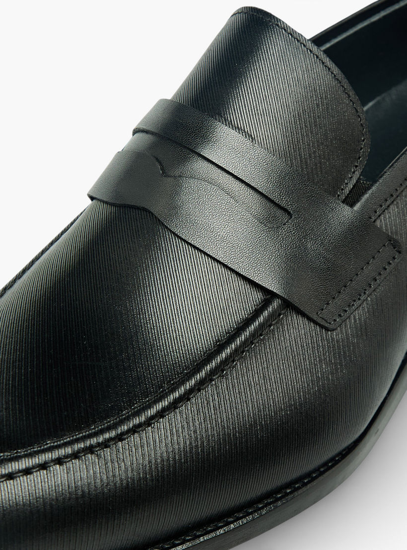 Duchini Men Textured Genuine Leather Loafers-men-shoes-loafersandmoccasins-image-4