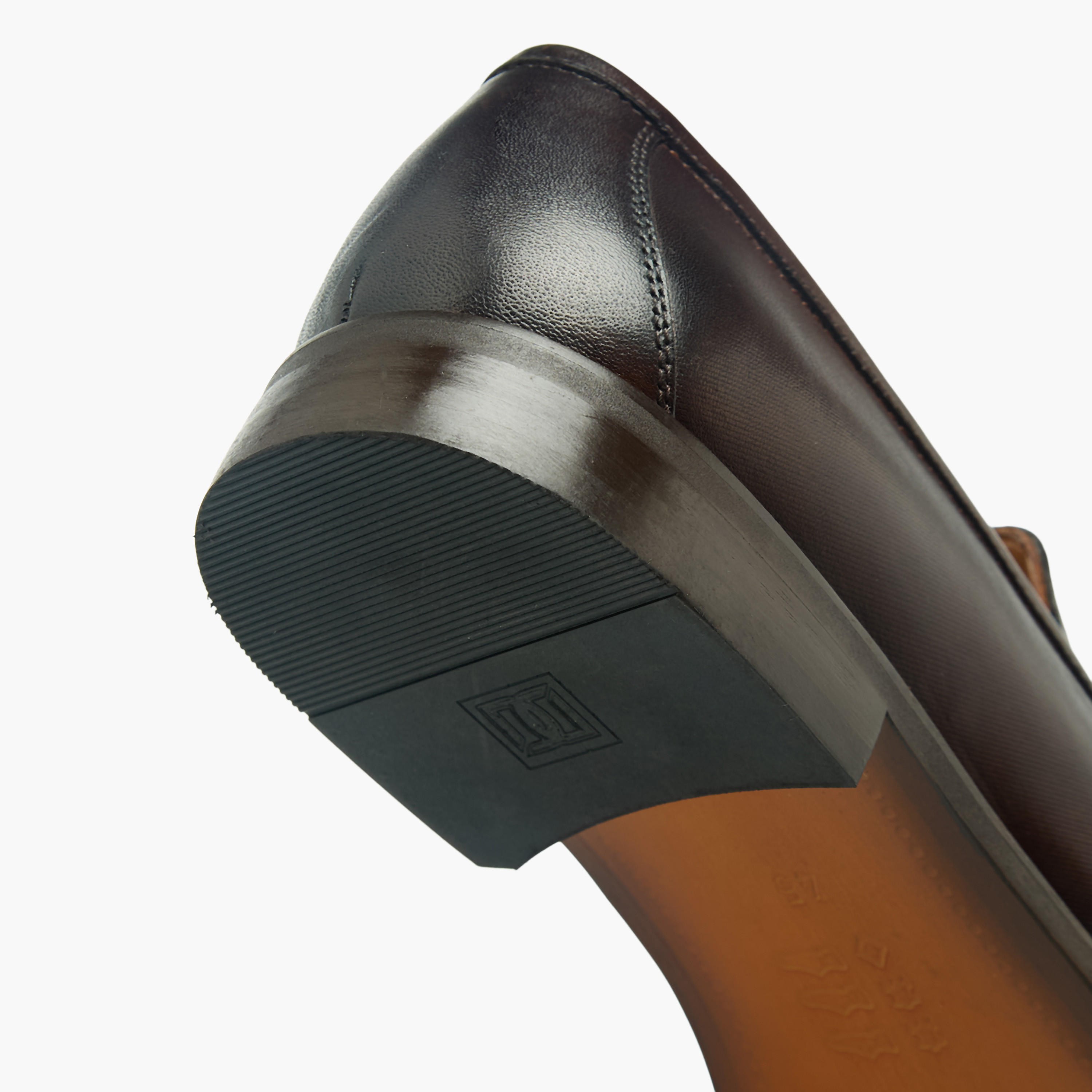 حذاء لوفر دوكيني للرجال من الجلد الطبيعي المنقوش-men-shoes-loafersandmoccasins-image-5