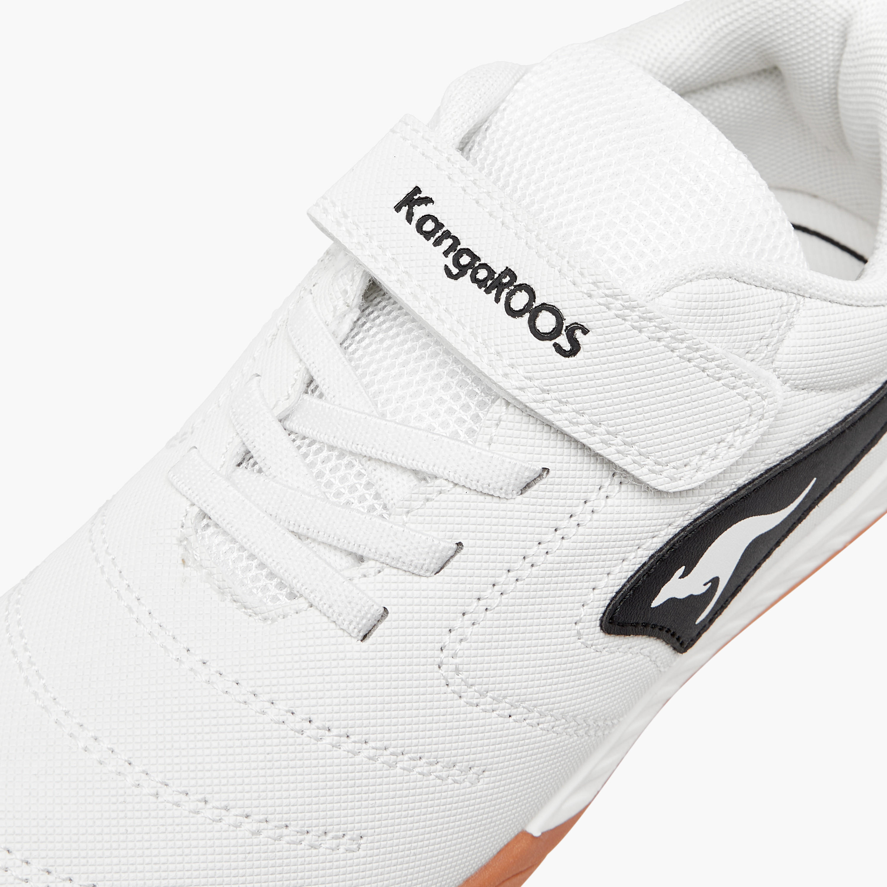 حذاء سنيكرز بشريط إغلاق لاصق وزخارف شعار للأولاد من كانجاروز-boys-shoes-sneakers-image-4