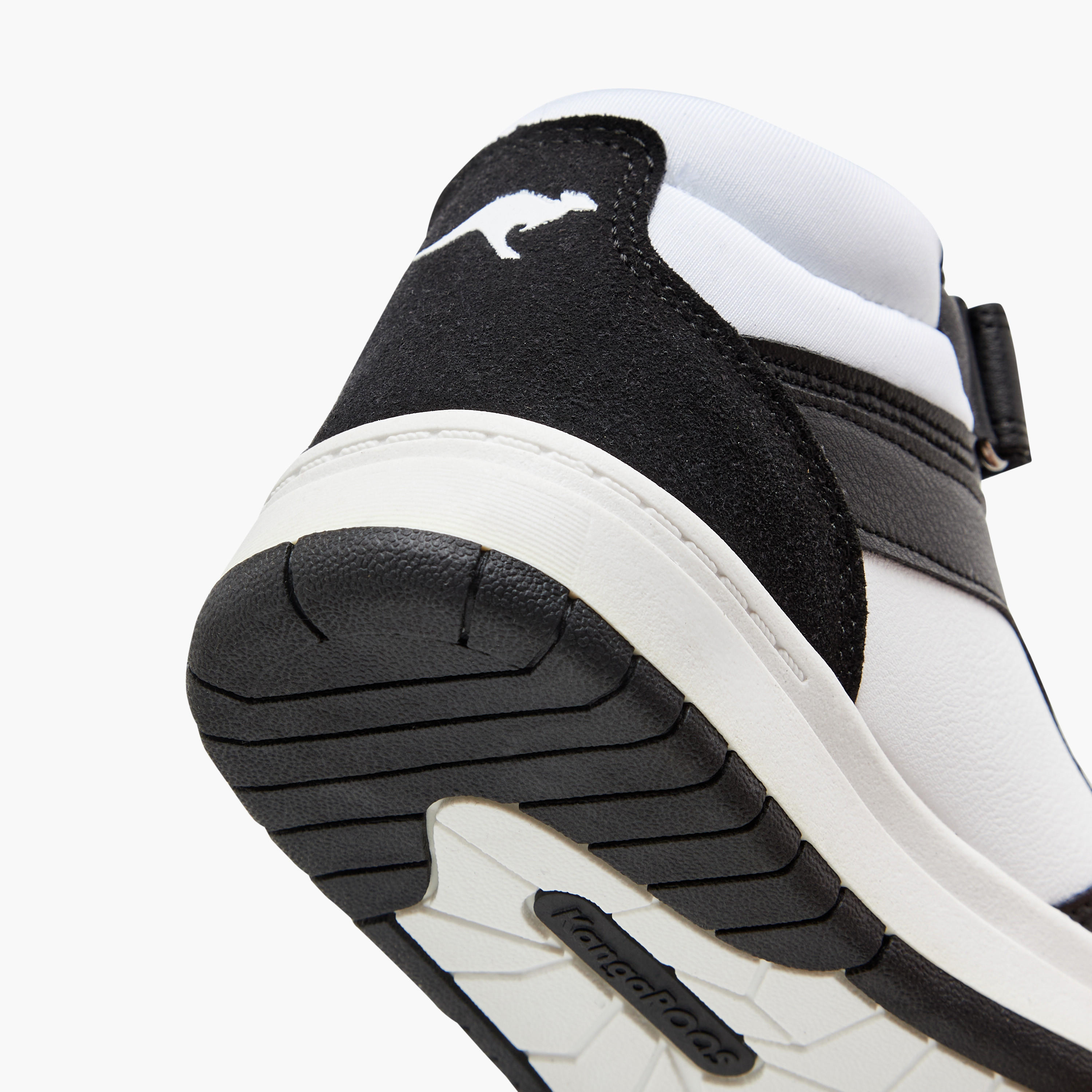 حذاء سنيكرز بقوالب ملونة ورقبة عالية وشريط إغلاق لاصق للأولاد من كانجاروز-boys-shoes-sneakers-image-5