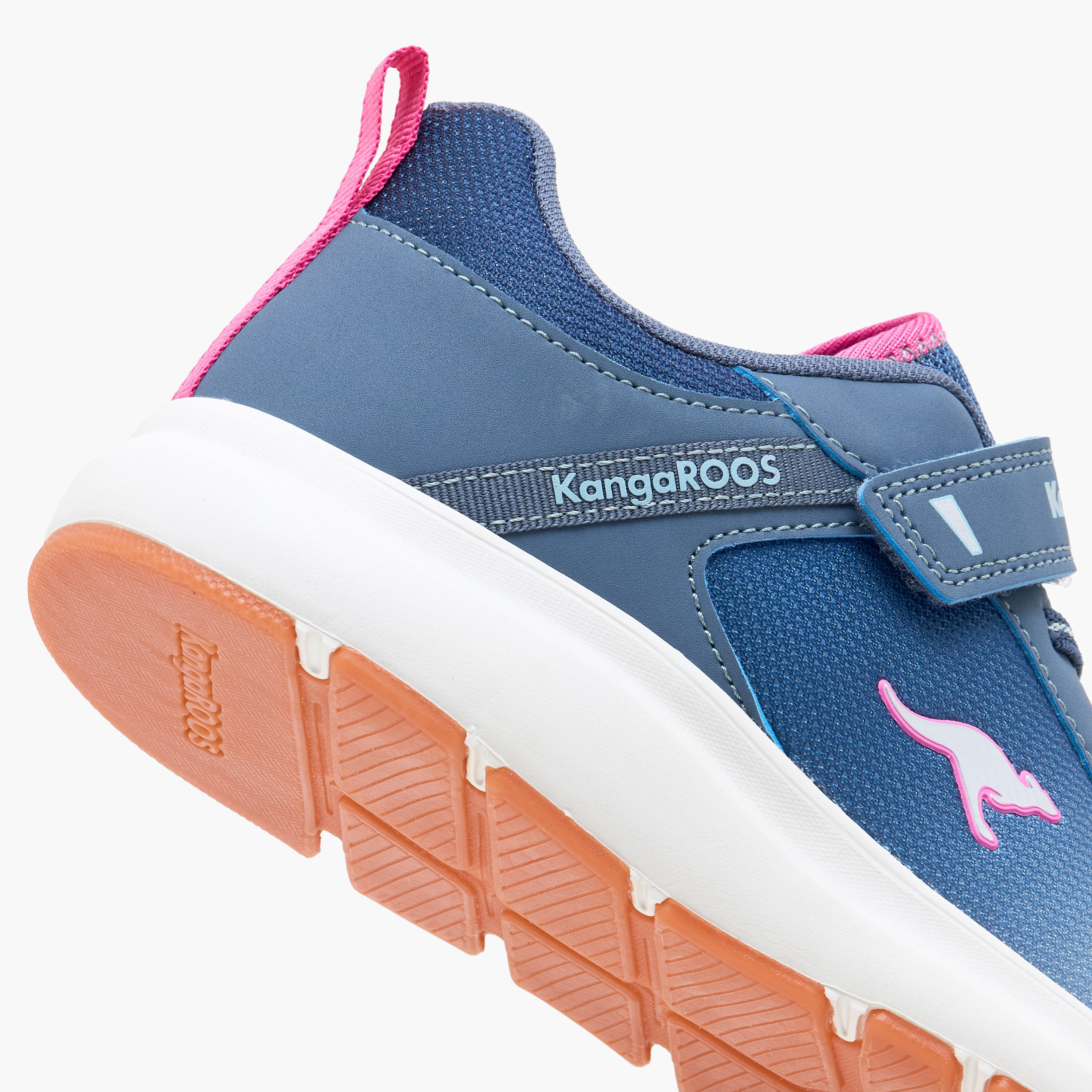 حذاء رياضي بشريط إغلاق لاصق للنساء من كانجاروز-girls-shoes-sports-image-5