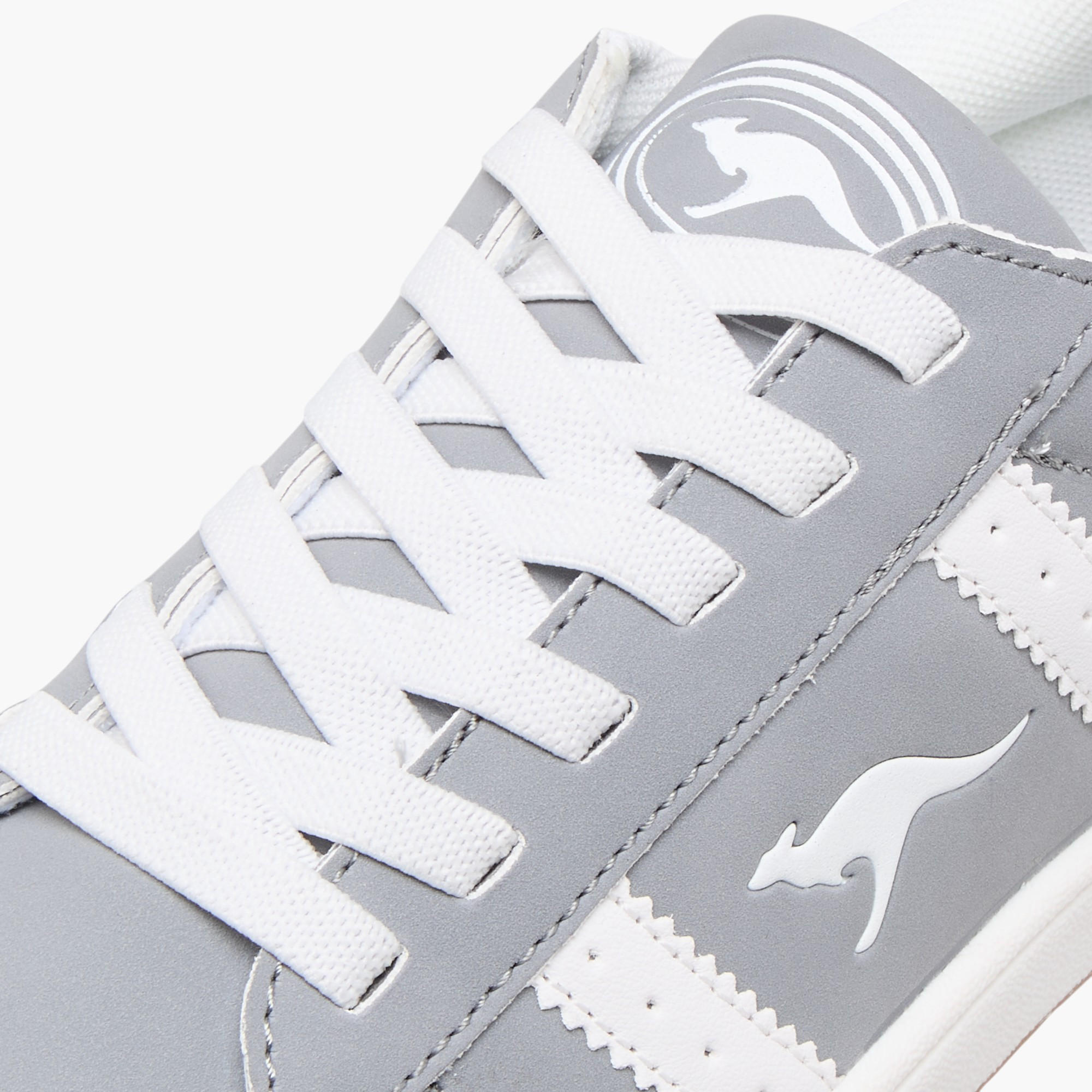 حذاء سنيكرز برباط إغلاق وشعار للأولاد من كانجاروس-boys-shoes-schoolshoes-image-4