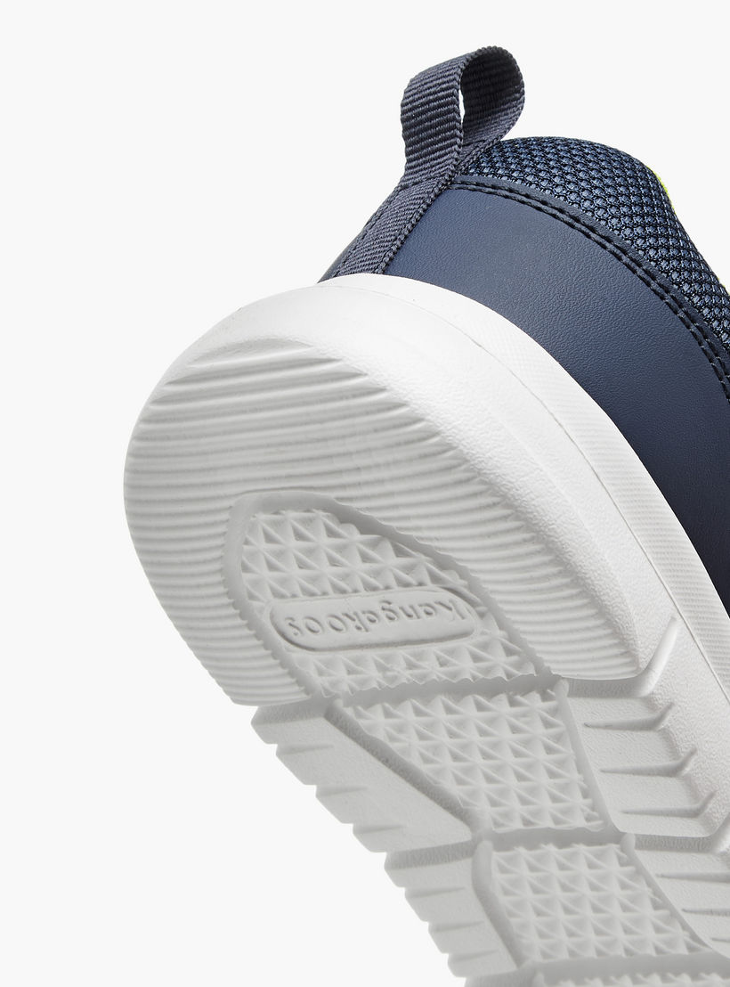 حذاء مشي قابل للتهوية بشريط إغلاق للأولاد من كانجاروز-boys-shoes-sports-image-5