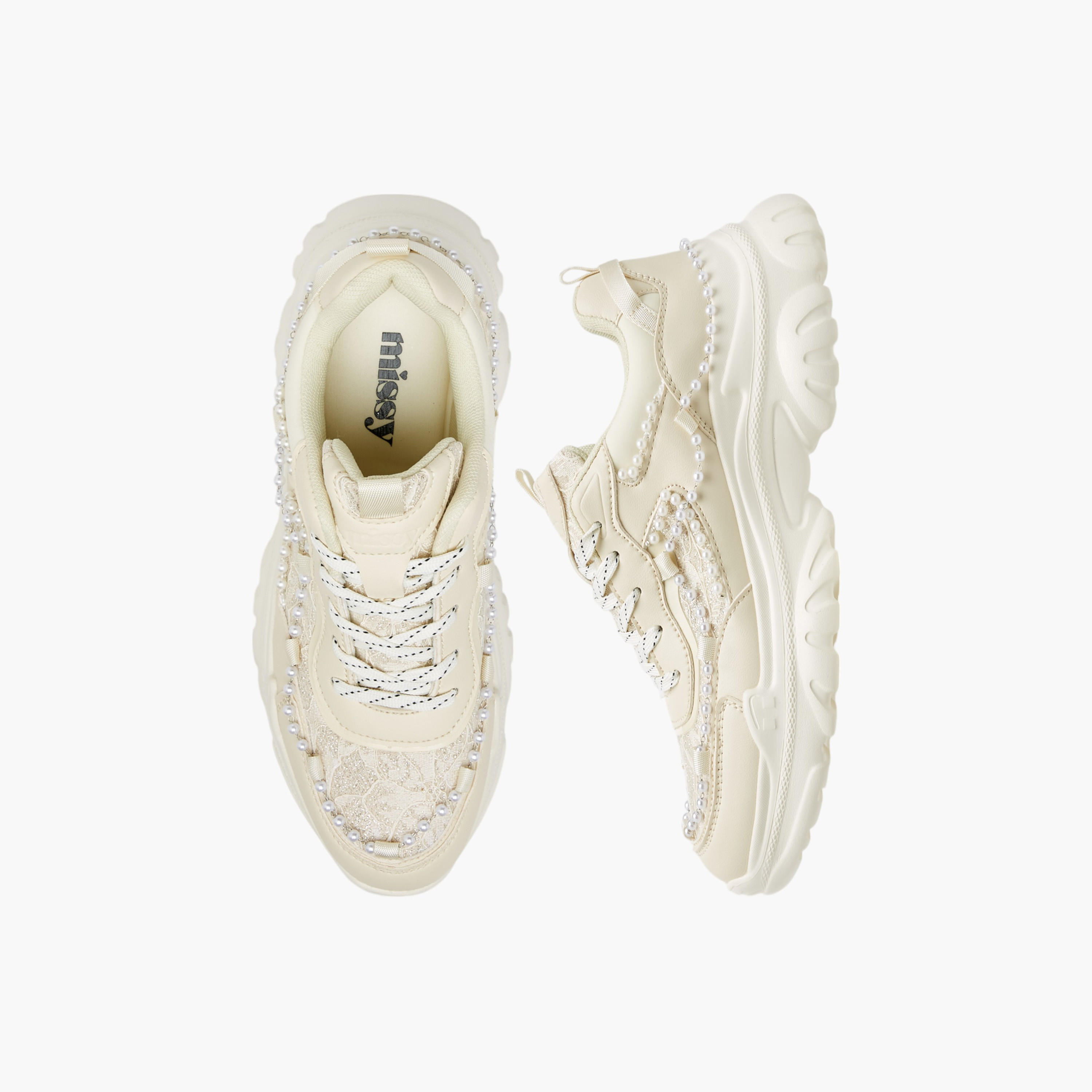 حذاء سنيكرز برباط إغلاق وألسنة سحب وتزيينات من ميسي-women-shoes-sneakers-image-1