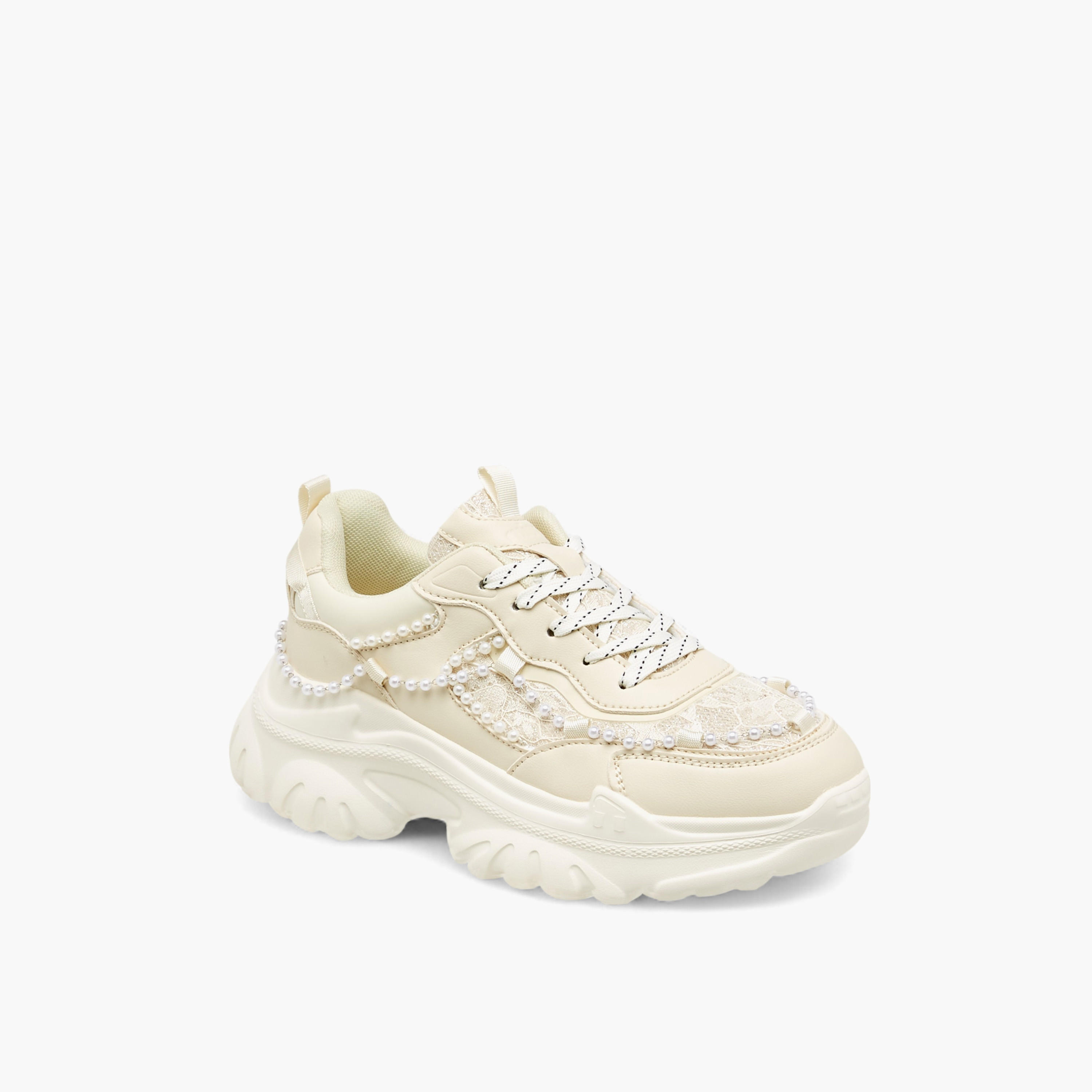 حذاء سنيكرز برباط إغلاق وألسنة سحب وتزيينات من ميسي-women-shoes-sneakers-image-2