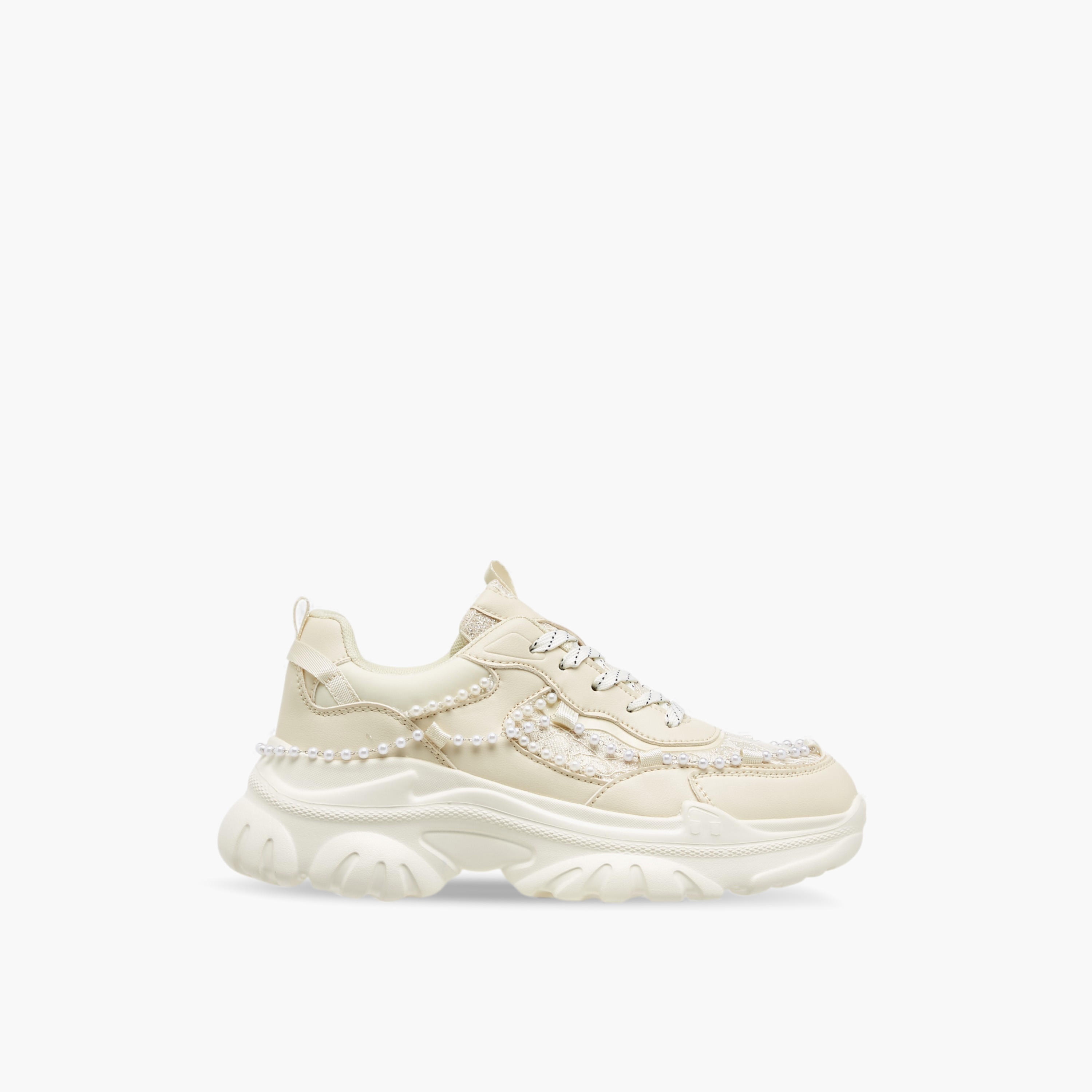 حذاء سنيكرز برباط إغلاق وألسنة سحب وتزيينات من ميسي-women-shoes-sneakers-image-3