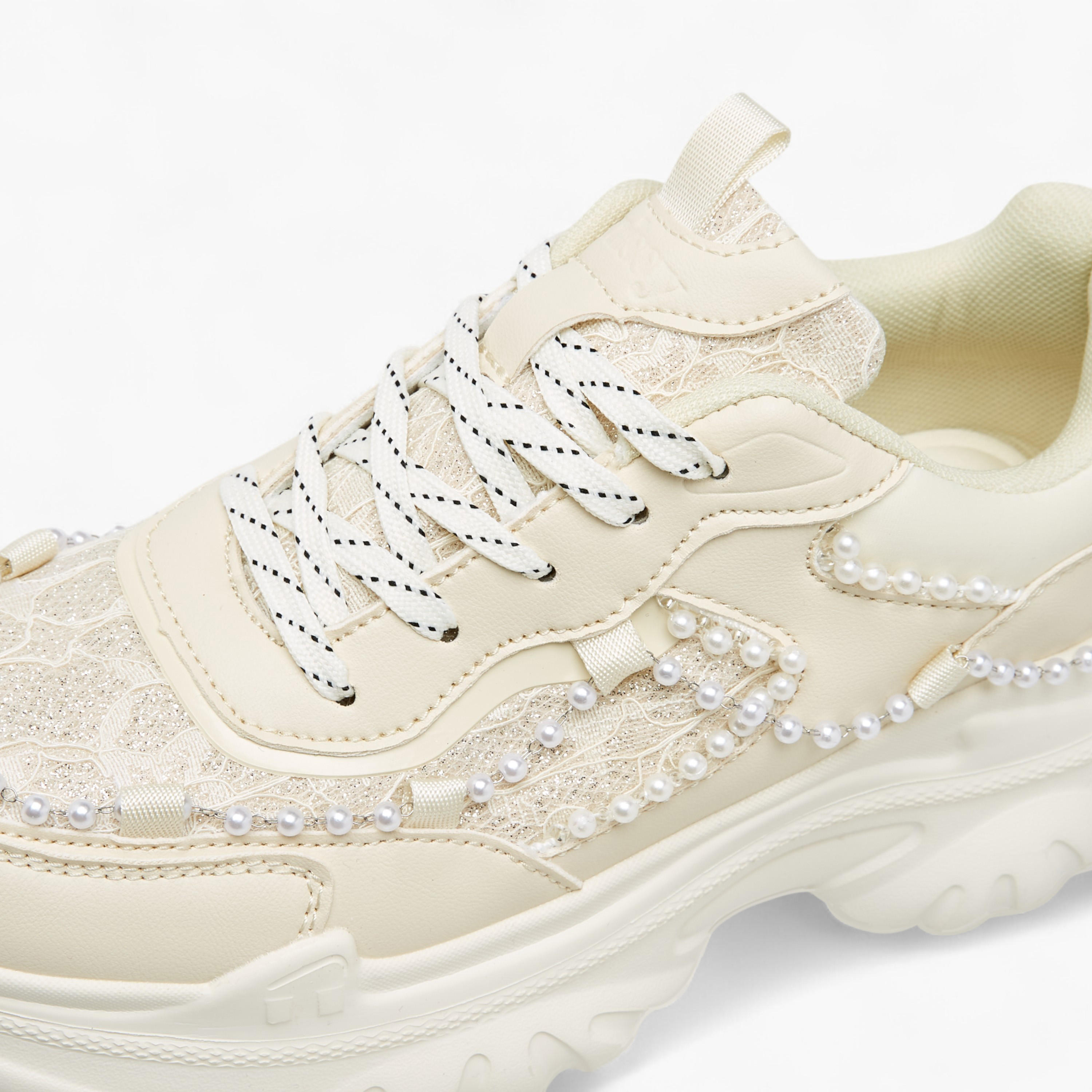 حذاء سنيكرز برباط إغلاق وألسنة سحب وتزيينات من ميسي-women-shoes-sneakers-image-4