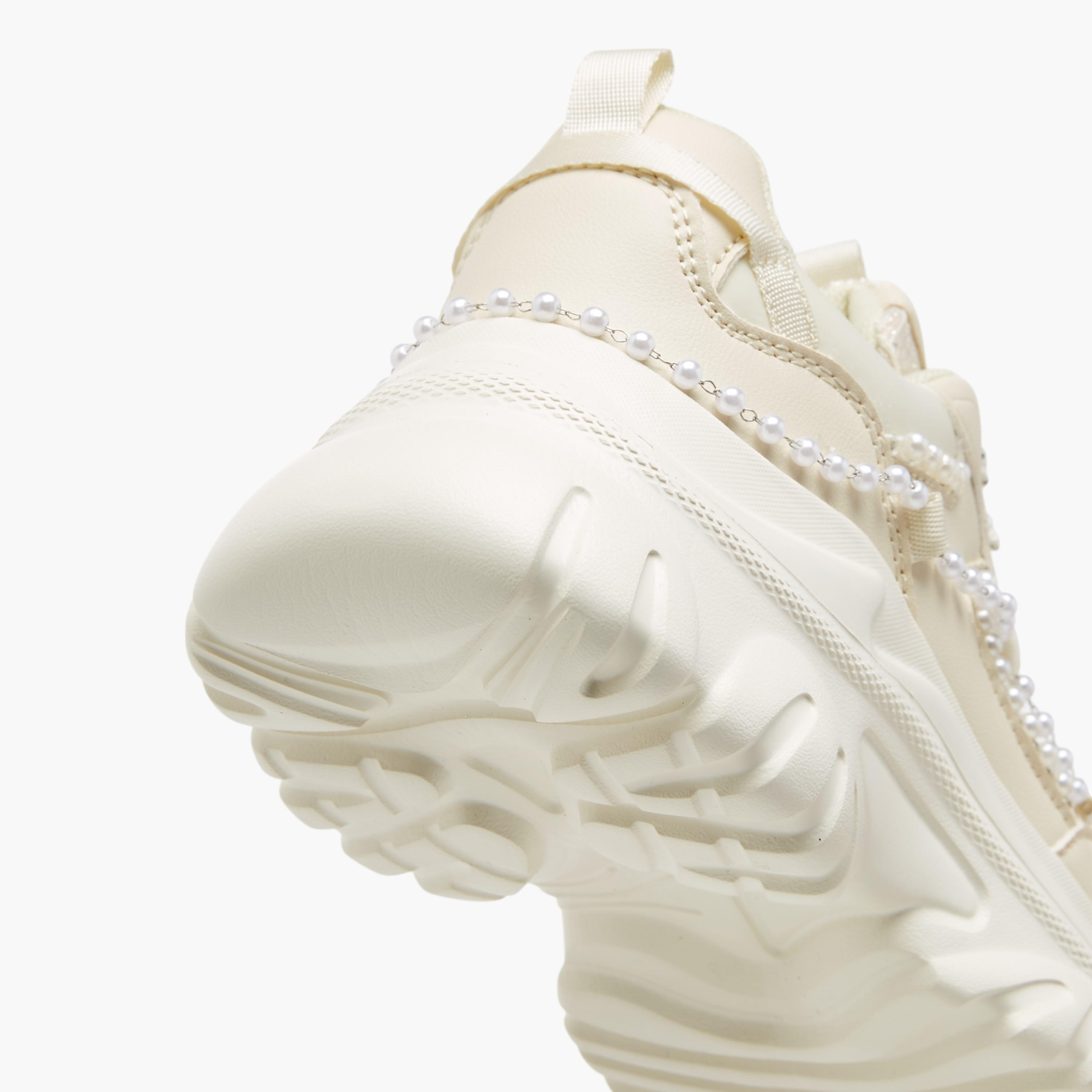 حذاء سنيكرز برباط إغلاق وألسنة سحب وتزيينات من ميسي-women-shoes-sneakers-image-5