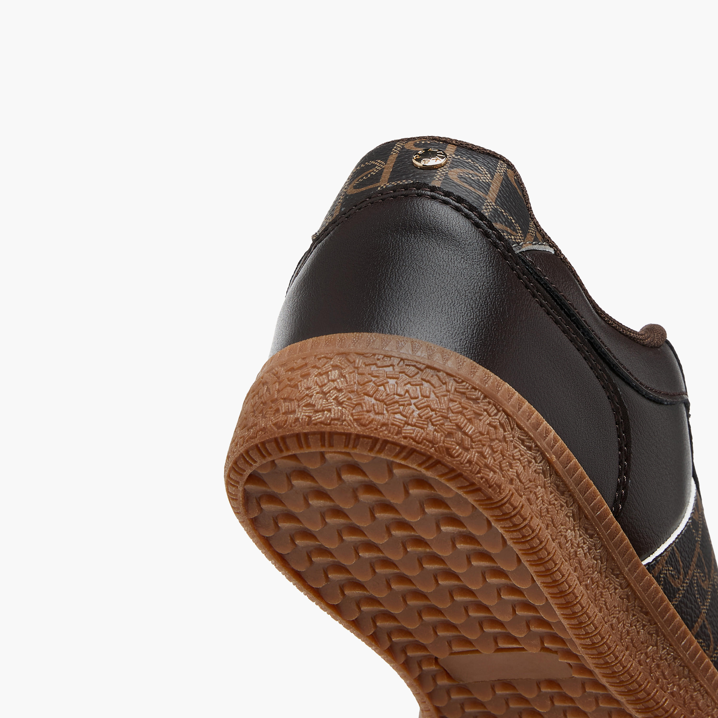 حذاء سنيكرز بطبعات مونوجرام ورباط إغلاق من بابريكا-women-shoes-sneakers-image-5