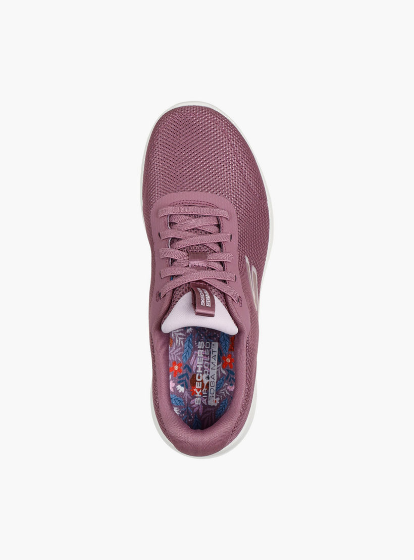 حذاء رياضي برباط إغلاق للنساء من سكيتشرز - 125710-MVE-sports-women-shoes-image-3
