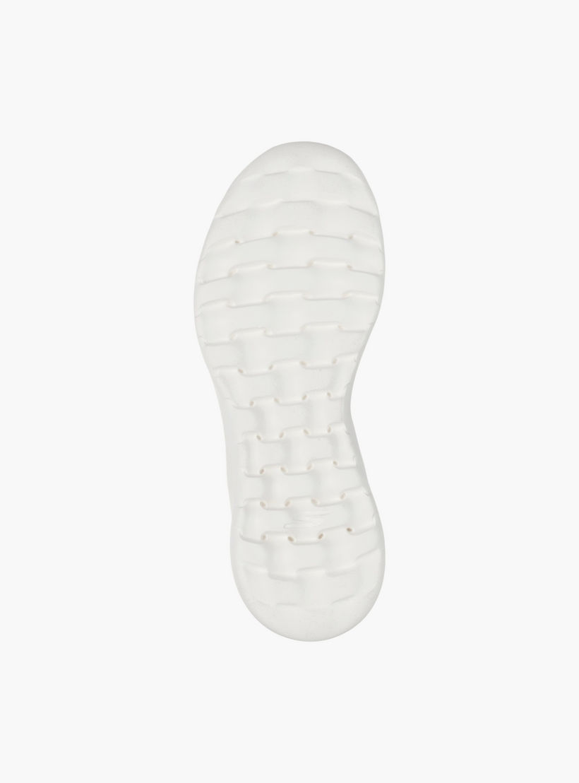 حذاء رياضي برباط إغلاق للنساء من سكيتشرز - 125710-MVE-sports-women-shoes-image-5