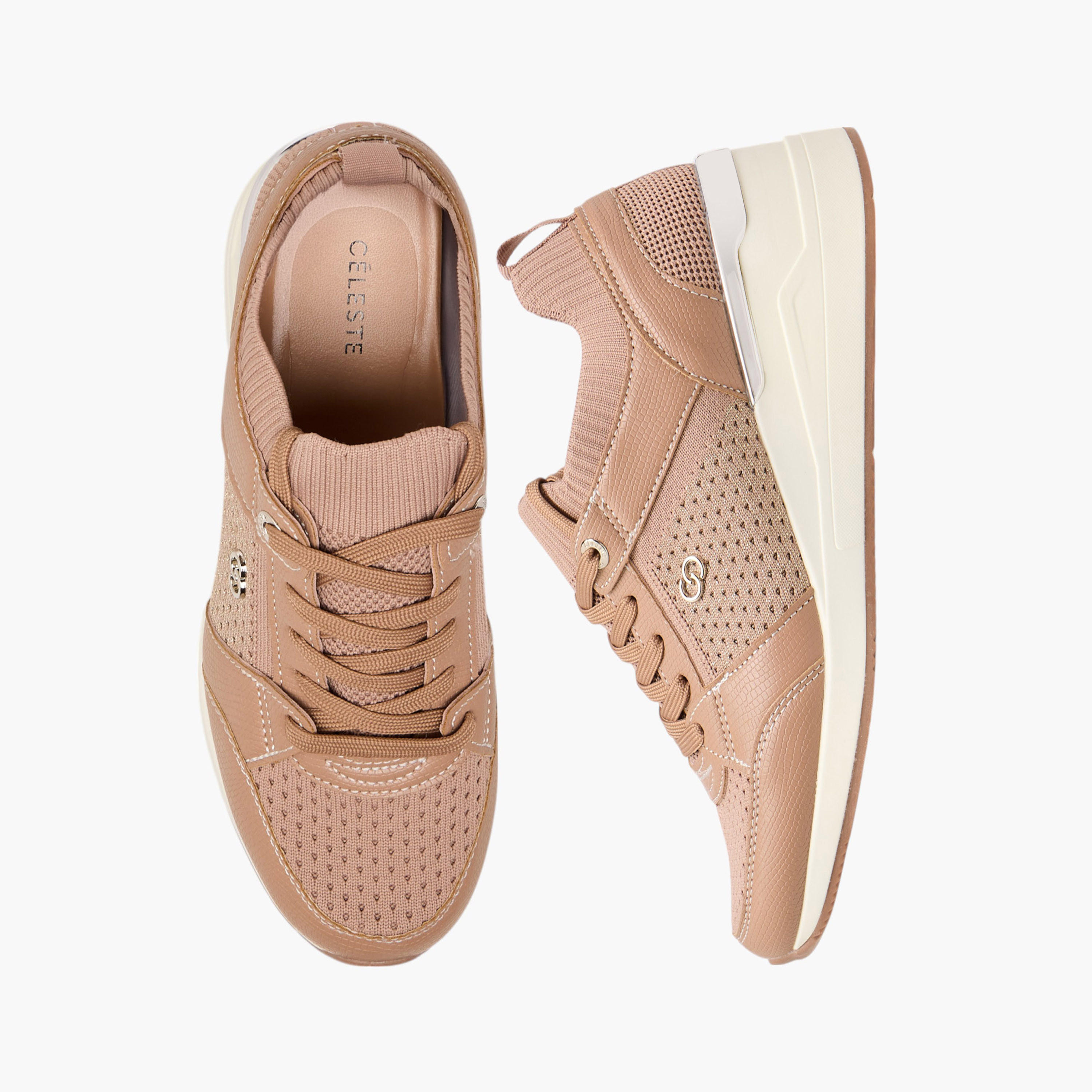 حذاء سنيكرز بارز الملمس برباط إغلاق وكعب عريض للنساء من سيليست-women-shoes-sneakers-image-1