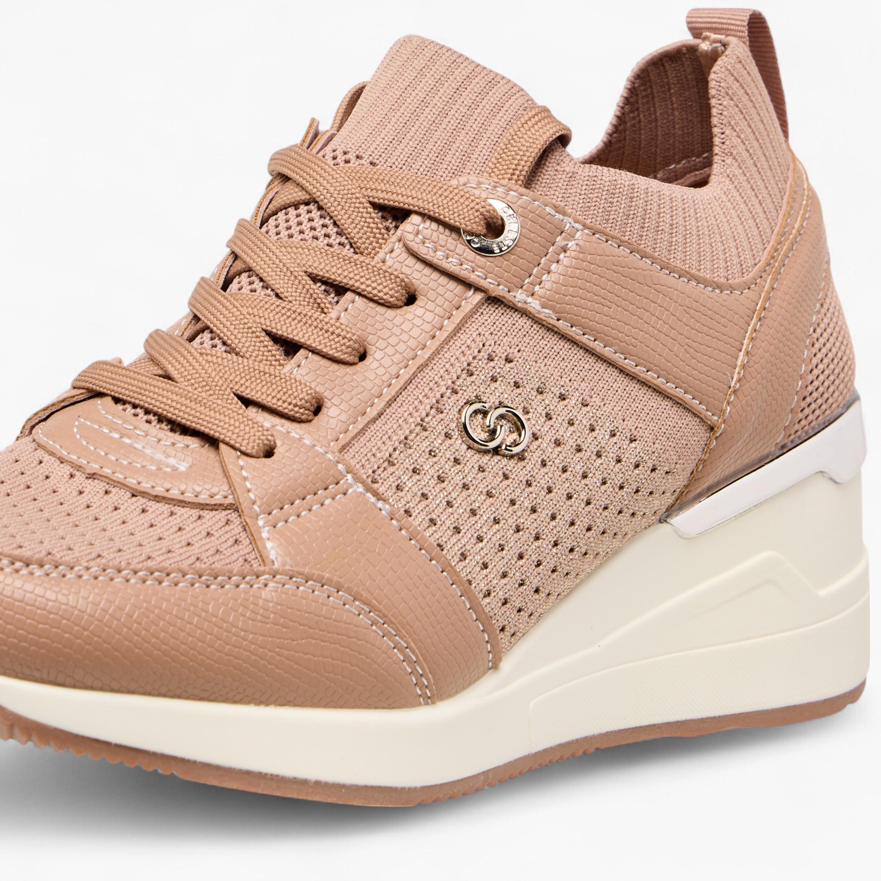 حذاء سنيكرز بارز الملمس برباط إغلاق وكعب عريض للنساء من سيليست-women-shoes-sneakers-image-5