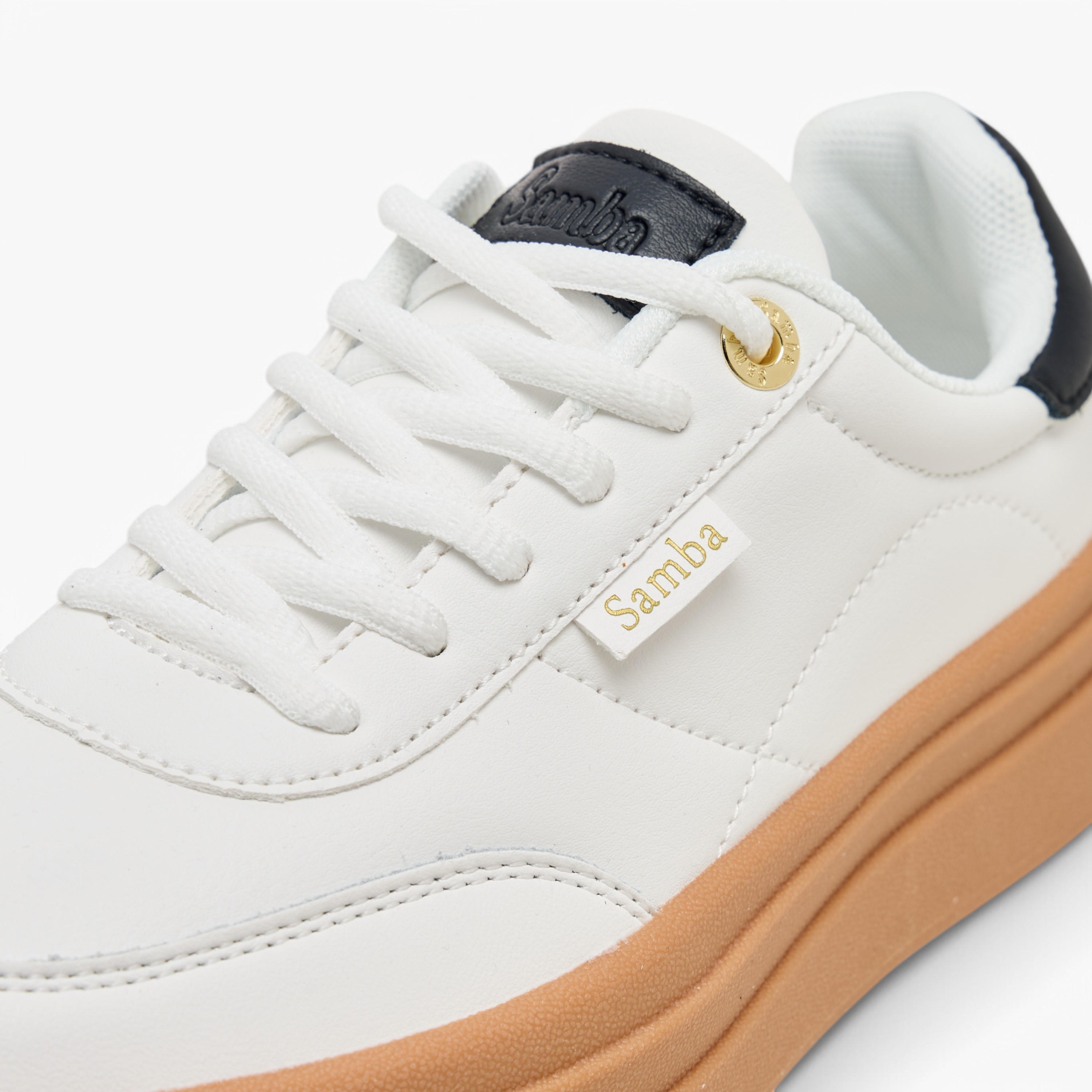 حذاء سنيكرز بألواح ورباط إغلاق للنساء من سامبا-women-shoes-sneakers-image-4