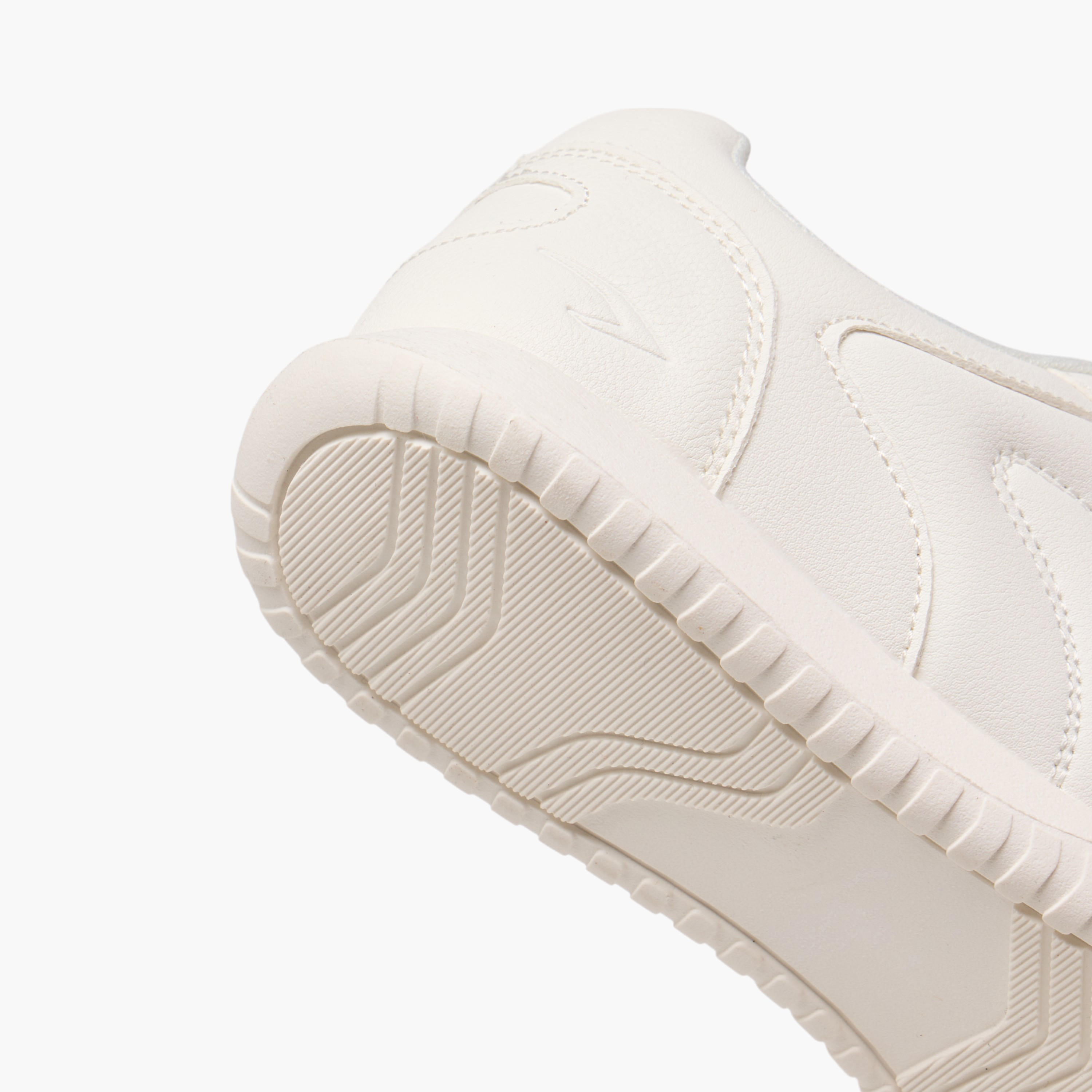 Dash Logo Detail Sports Shoes with Lace-Up Closure-women-shoes-sports-image-6