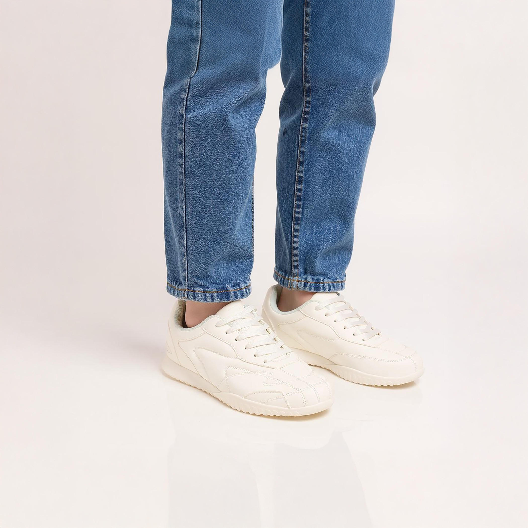 Dash Logo Detail Sports Shoes with Lace-Up Closure-women-shoes-sports-image-3