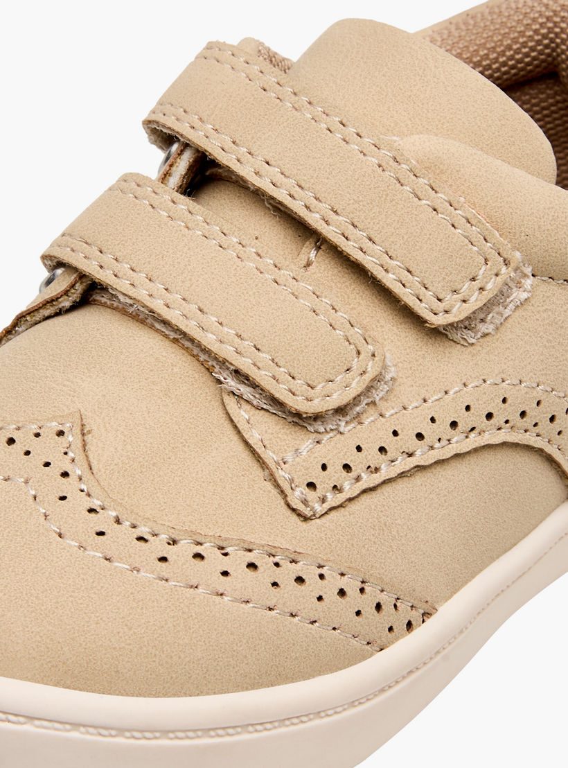 حذاء سنيكرز بشريط إغلاق لاصق للأولاد من بيرفيت-boys-shoes-sneakers-image-4