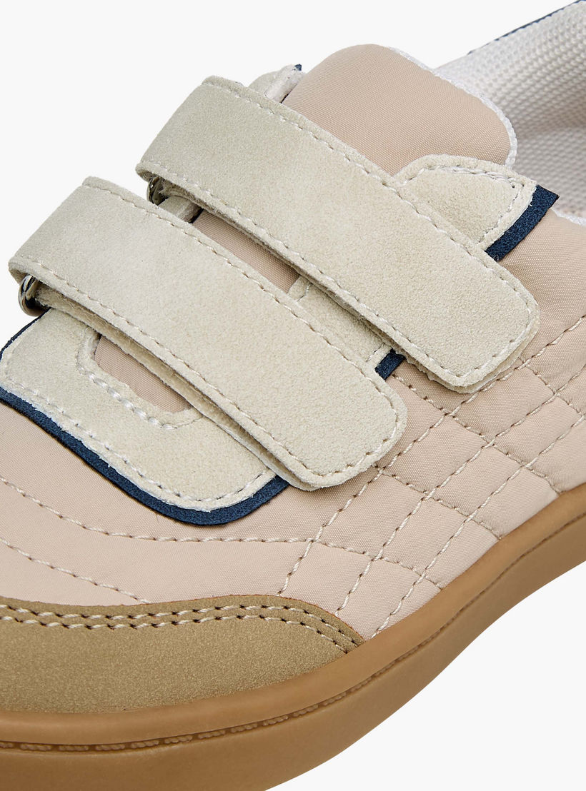 حذاء سنيكرز بشريط إغلاق لاصق للأولاد من جونيورز-boys-shoes-sneakers-image-4