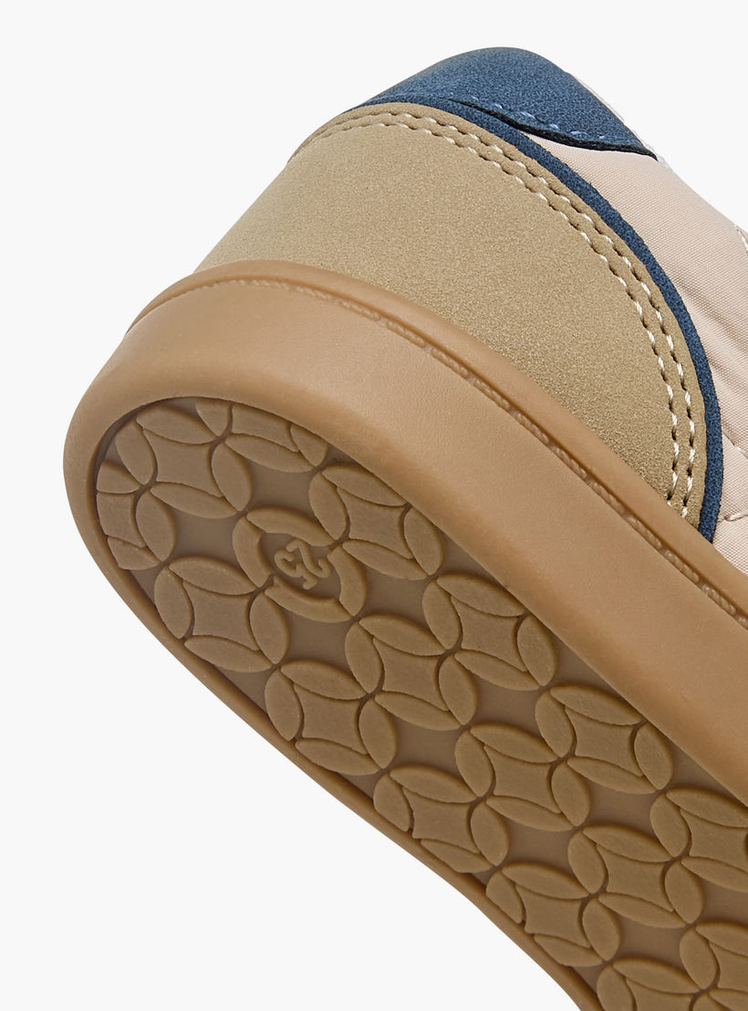 حذاء سنيكرز بشريط إغلاق لاصق للأولاد من جونيورز-boys-shoes-sneakers-image-5