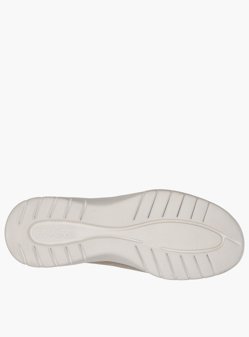 حذاء رياضي للنساء أون ذا جو فليكس سهل الارتداء من سكيتشرز-women-shoes-sneakers-image-3