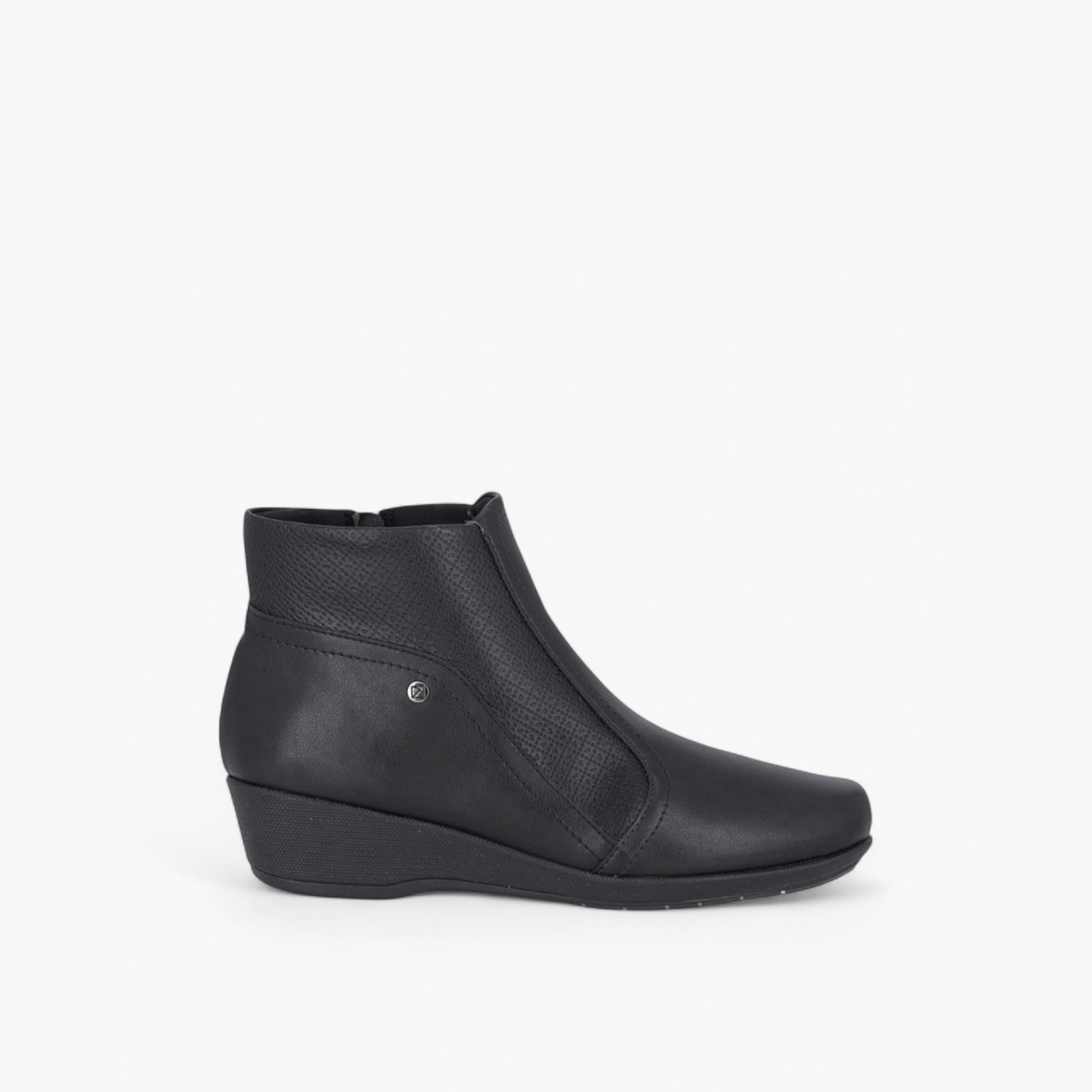 بوت بطول الكاحل وكعب ويدج للنساء من بيكاديلي-women-shoes-boots-image-2