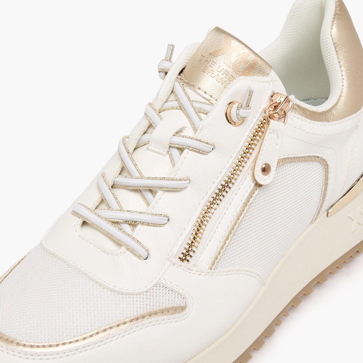 حذاء سنيكرز نسائي برقبة كاحل بكعب إسفين بارز الملمس من إكس تي آي-women-shoes-sneakers-image-4