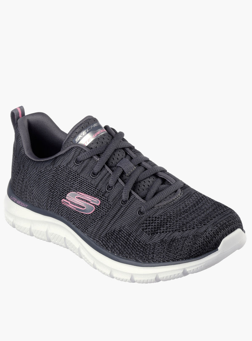 حذاء رياضي برباط للنساء من تراك من سكيتشرز-sports-women-shoes-image-4