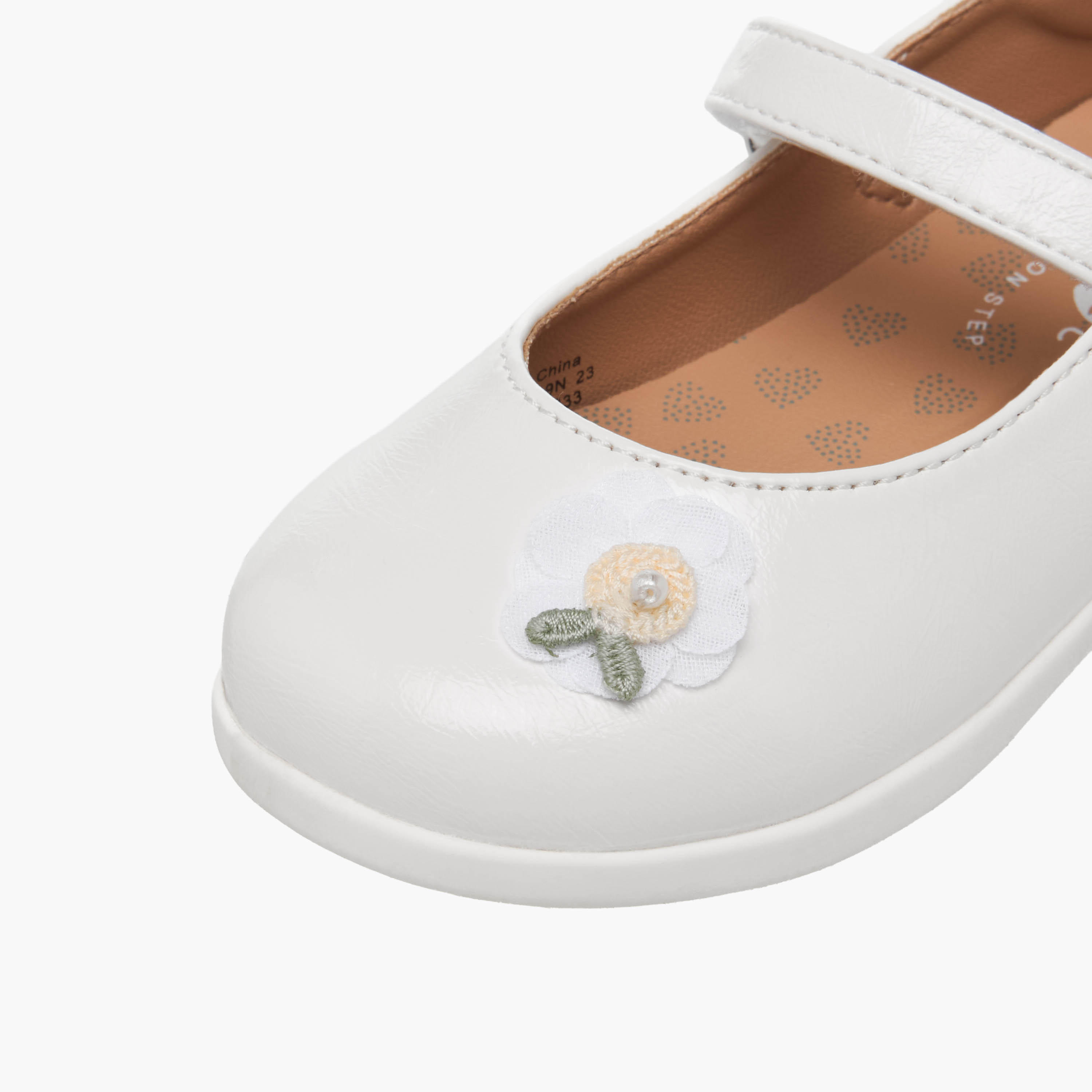 حذاء ماري جين بشريط إغلاق لاصق وزخارف زهور للبنات من بيرفيت-girls-shoes-maryjanes-image-6