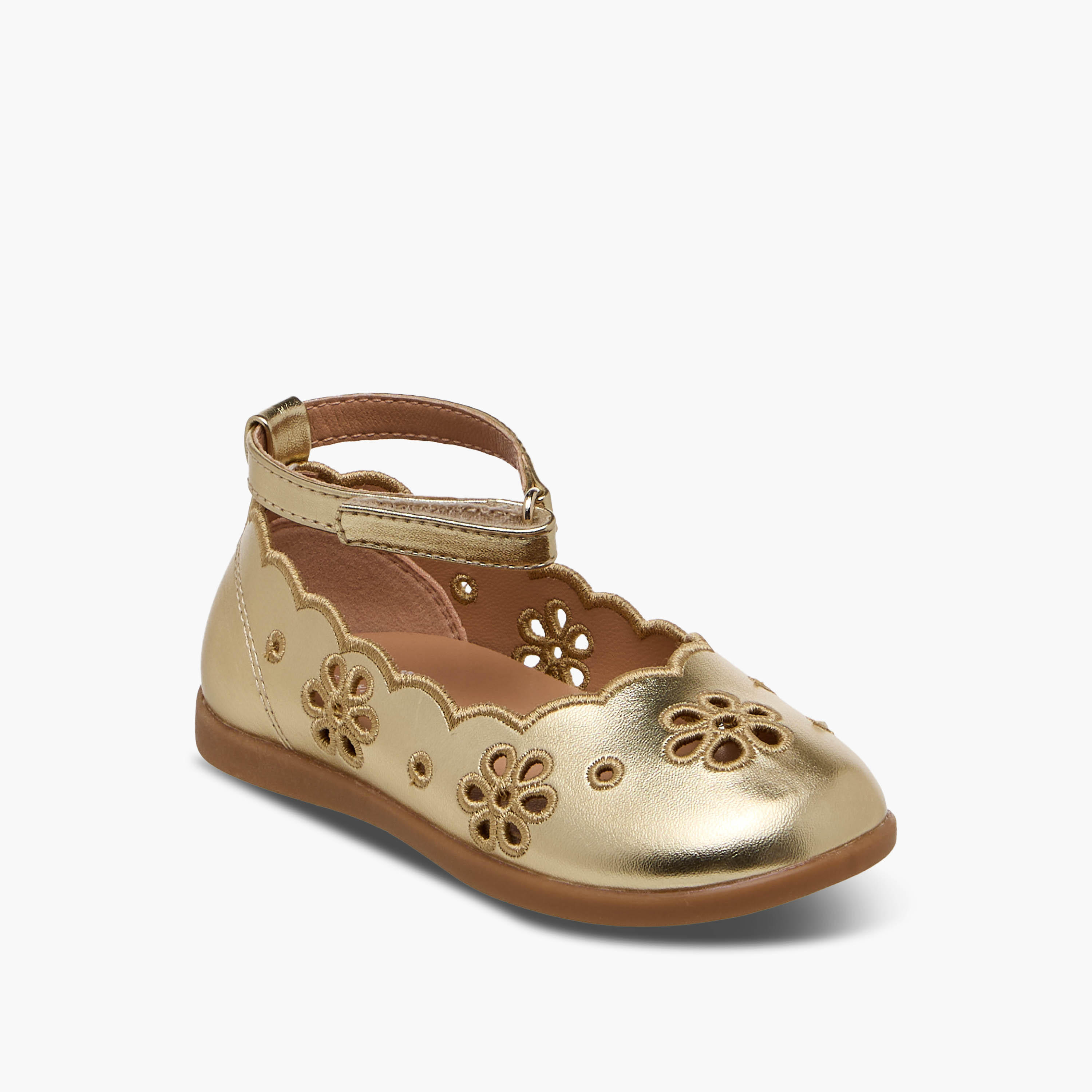 حذاء ماري جين بتفاصيل زهرية مفرغة للبنات من بيرفيت-girls-shoes-maryjanes-image-2