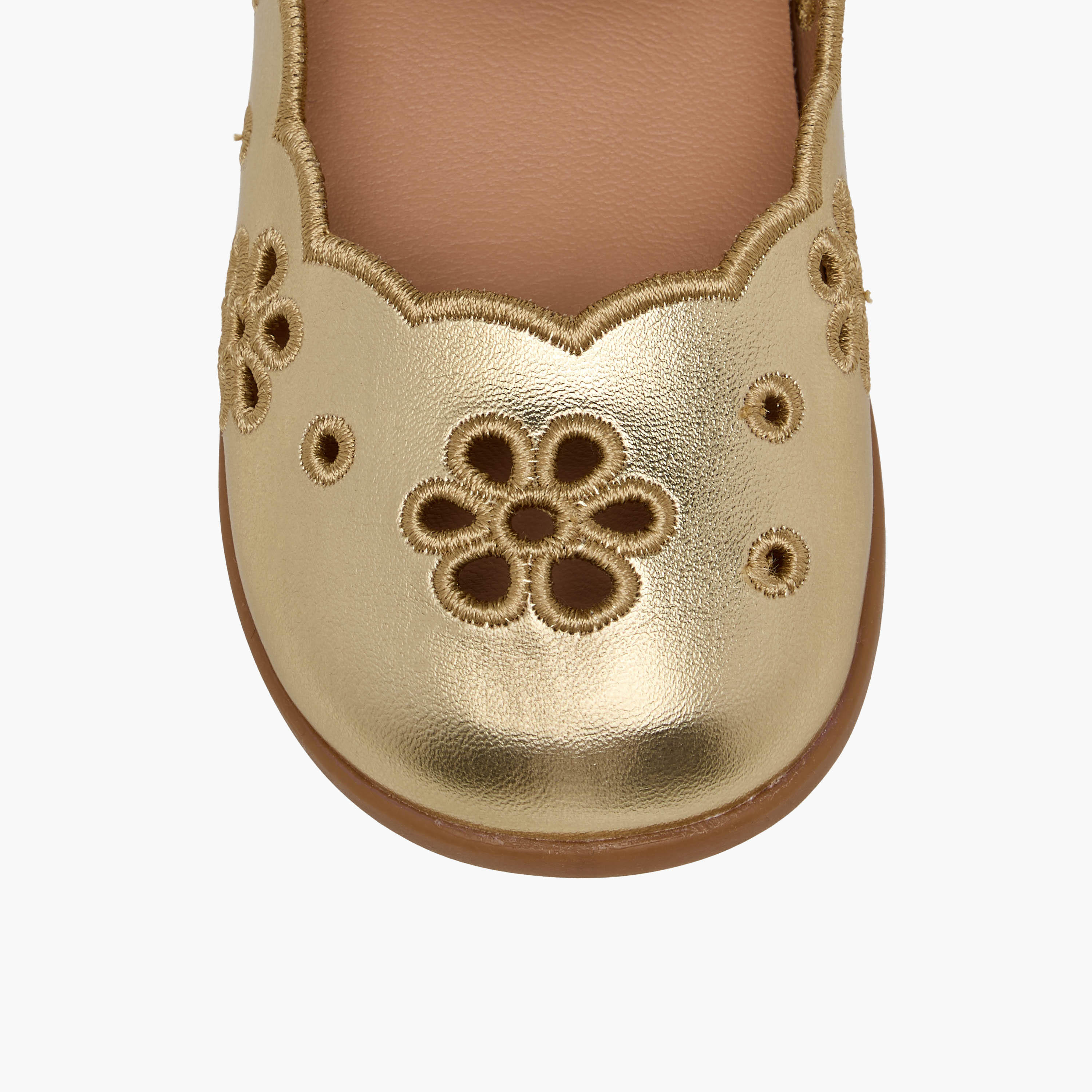 حذاء ماري جين بتفاصيل زهرية مفرغة للبنات من بيرفيت-girls-shoes-maryjanes-image-4