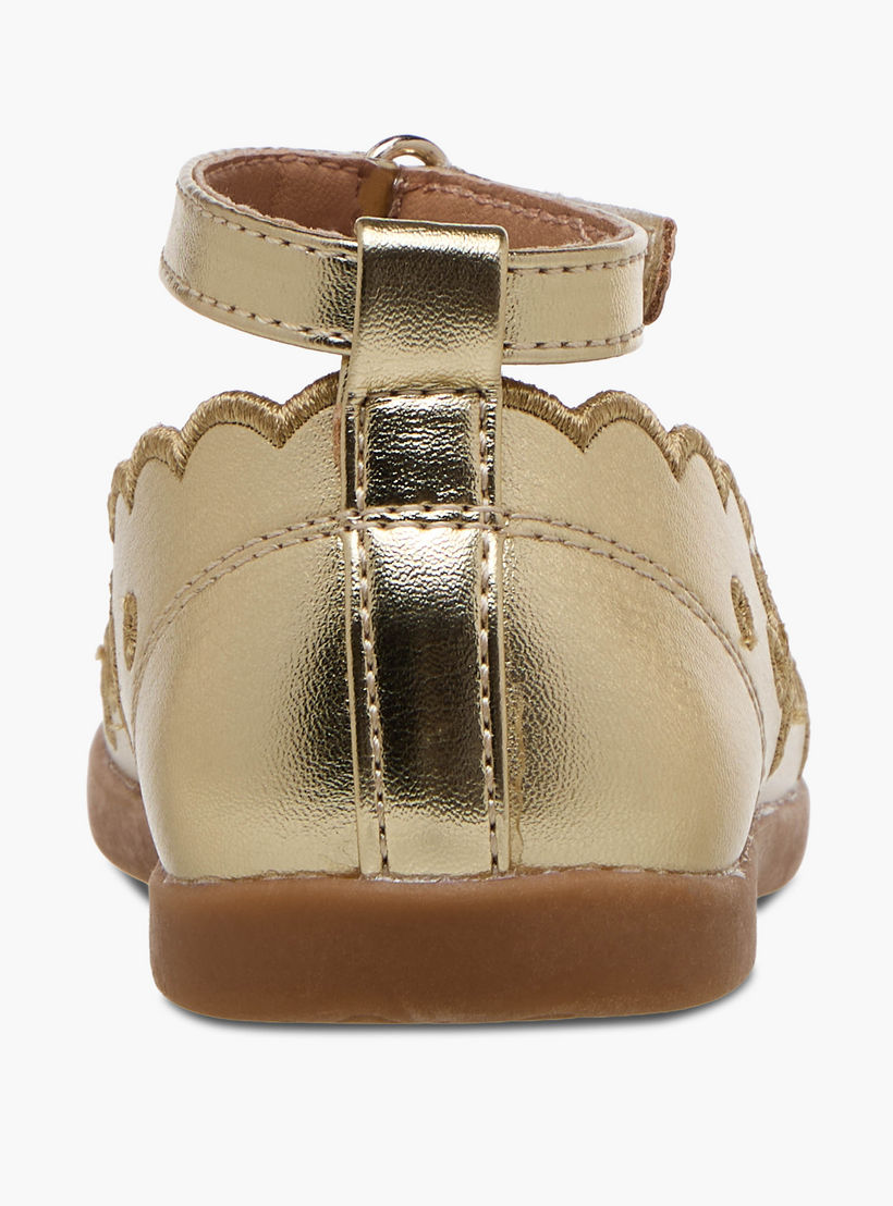 حذاء ماري جين بتفاصيل زهرية مفرغة للبنات من بيرفيت-girls-shoes-maryjanes-image-5