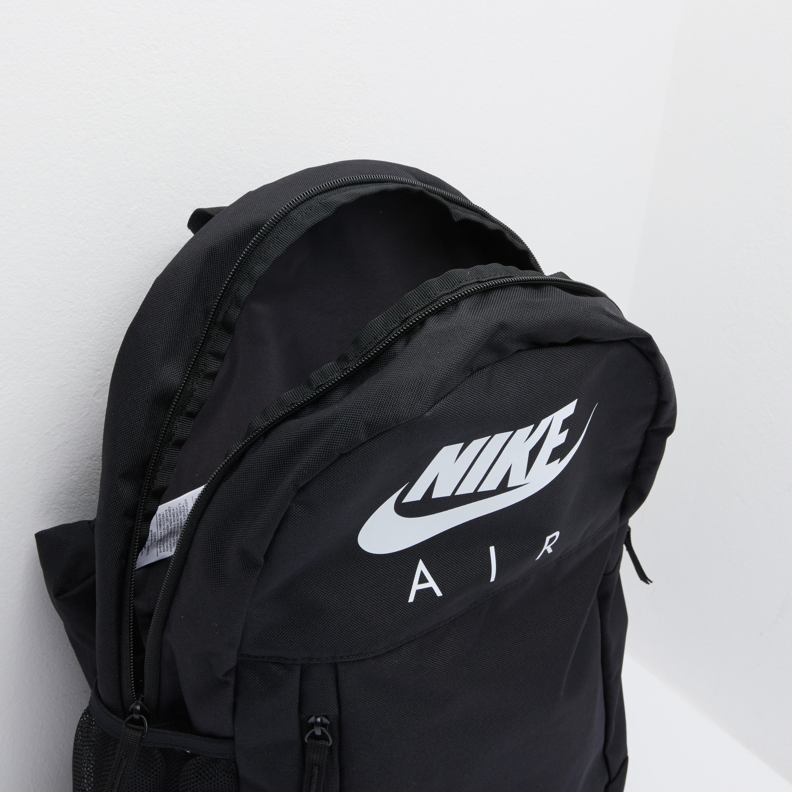 شنطة ظهر للأطفال من نايك (11 لتر) - BA6032-010-school-bagsandbackpacks-backpacks-image-5