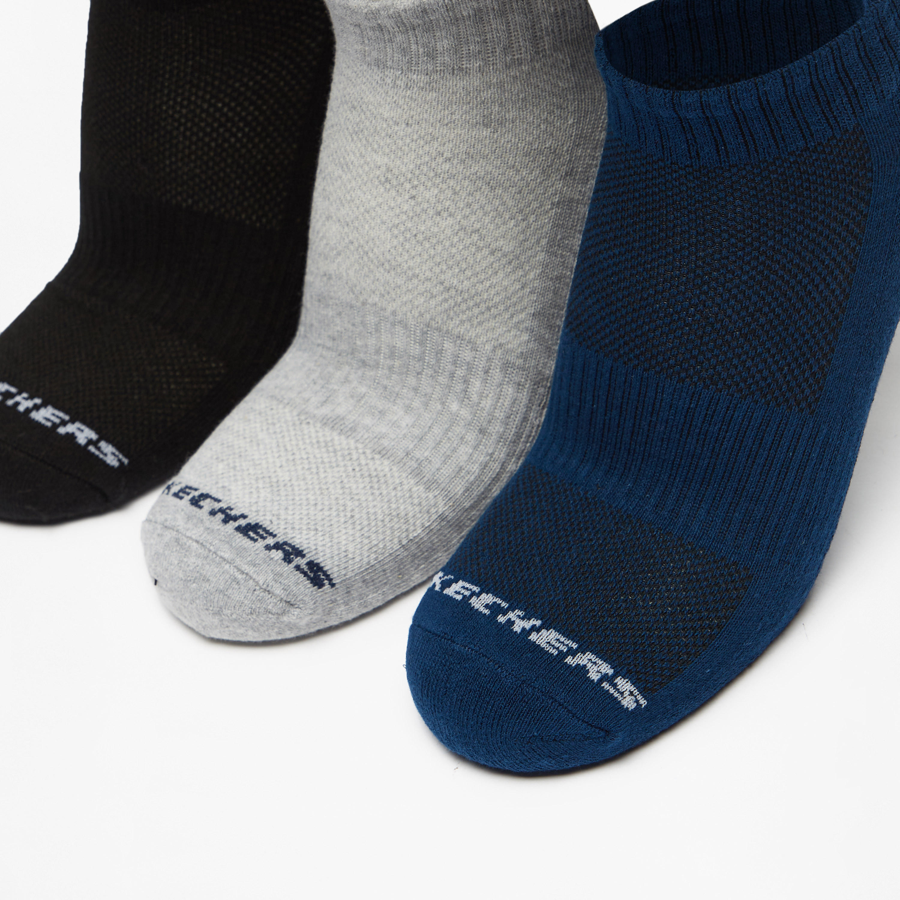 جوارب رياضية طول الكاحل بطبعات شعار من سكيتشرس - طقم 3 أزواج-men-socks-image-2