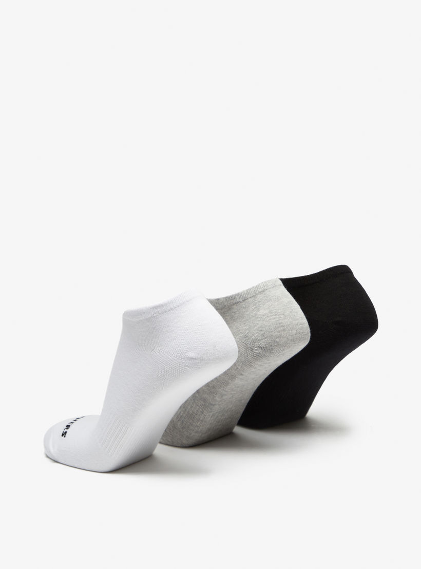 Skechers Logo Print No Show Sports Socks - Set of 3-men-socks-image-3