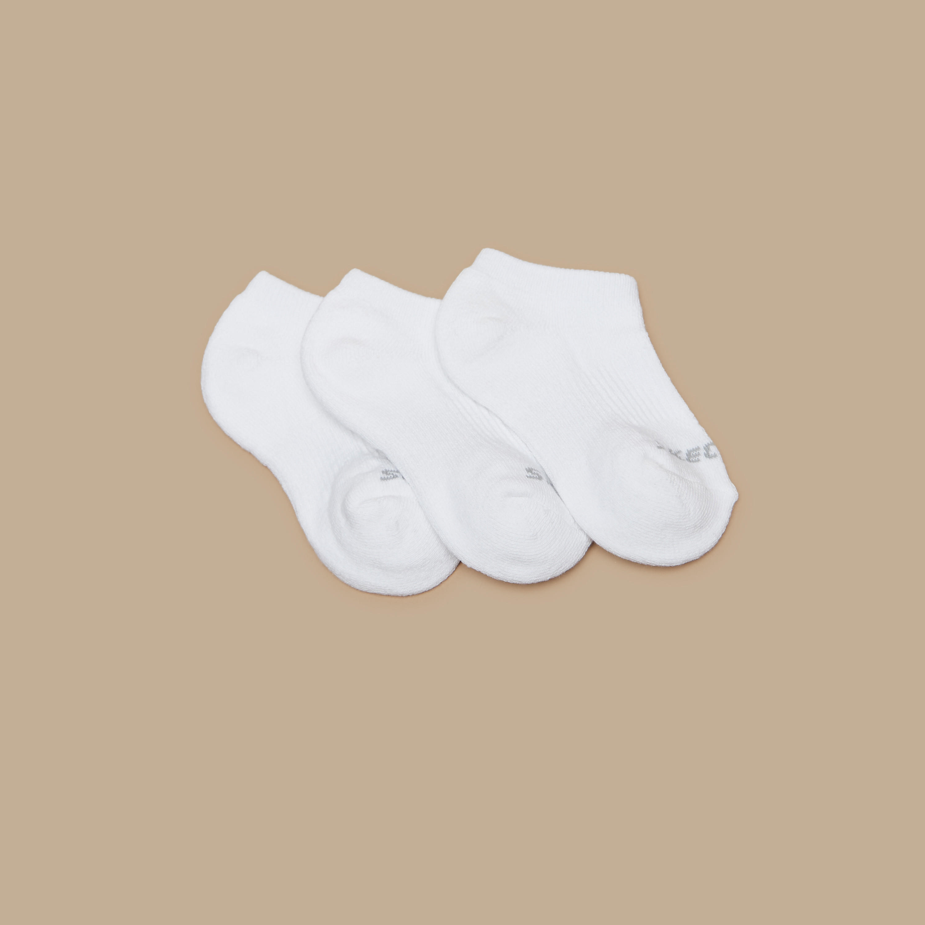 جوارب رياضية غير مرئية من سكيتشرز - طقم 3 أزواج-girls-accessories-socks-image-2