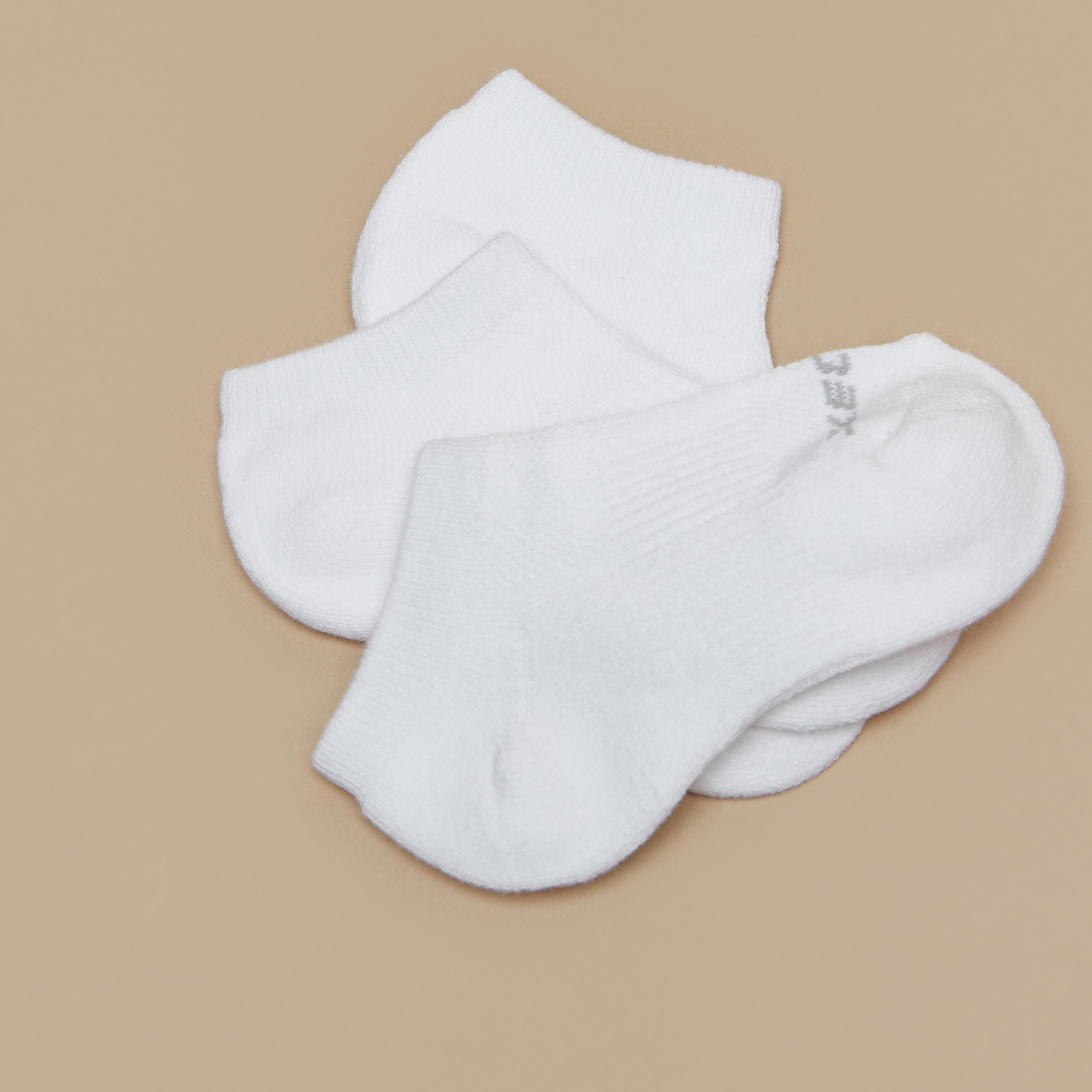 جوارب رياضية غير مرئية من سكيتشرز - طقم 3 أزواج-girls-accessories-socks-image-3