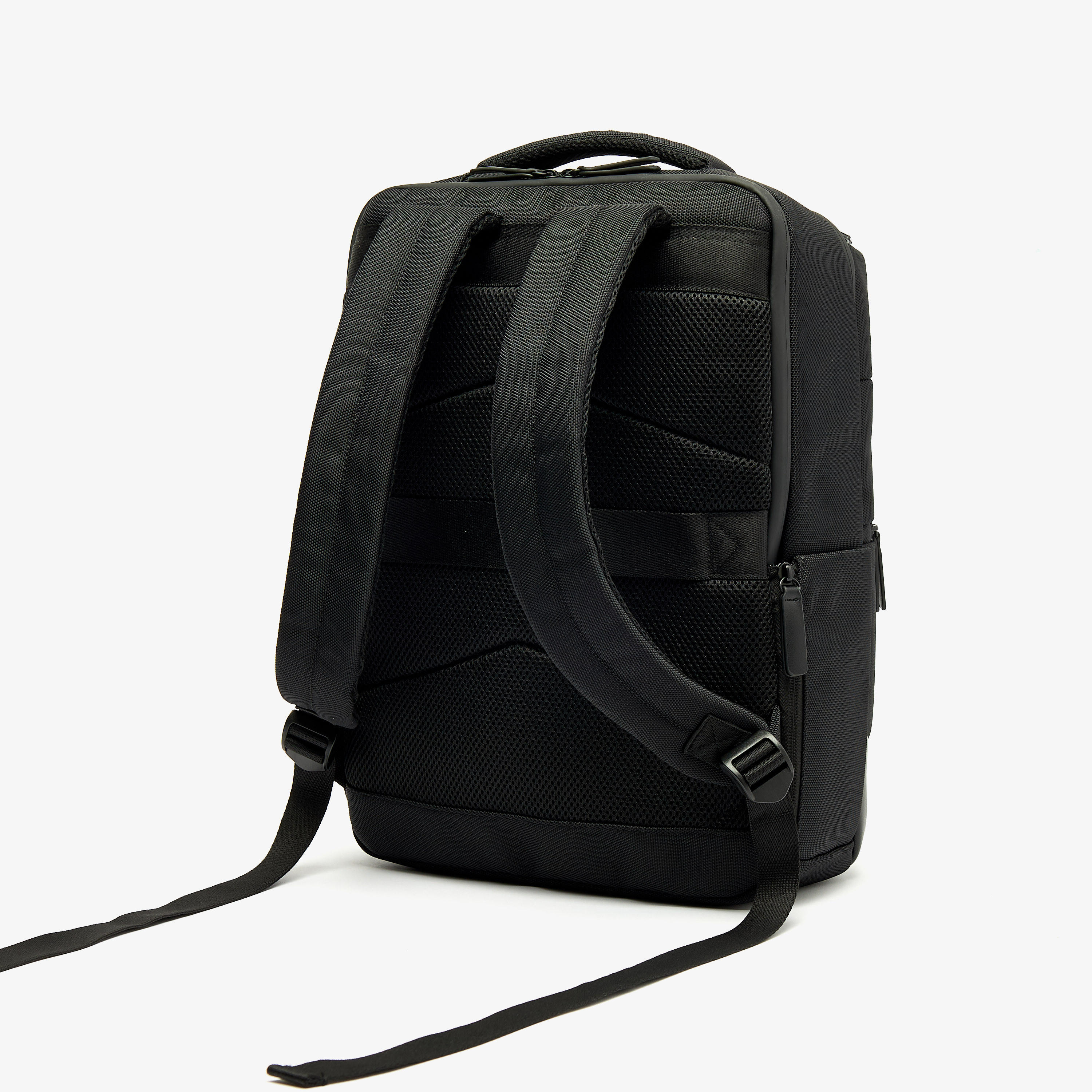 شنطة ظهر سادة بسحاب إغلاق وحمالات قابلة للتعديل من دوتشيني-men-bags-image-3