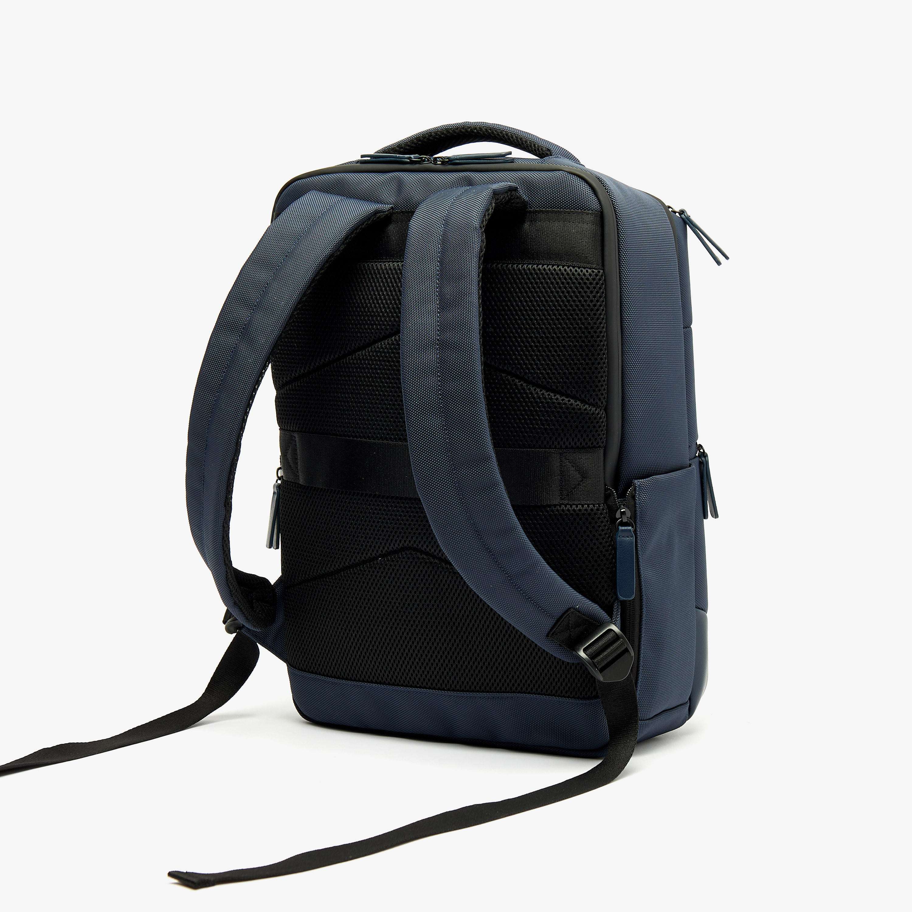 شنطة ظهر سادة بسحاب إغلاق وحمالات قابلة للتعديل من دوتشيني-men-bags-image-3