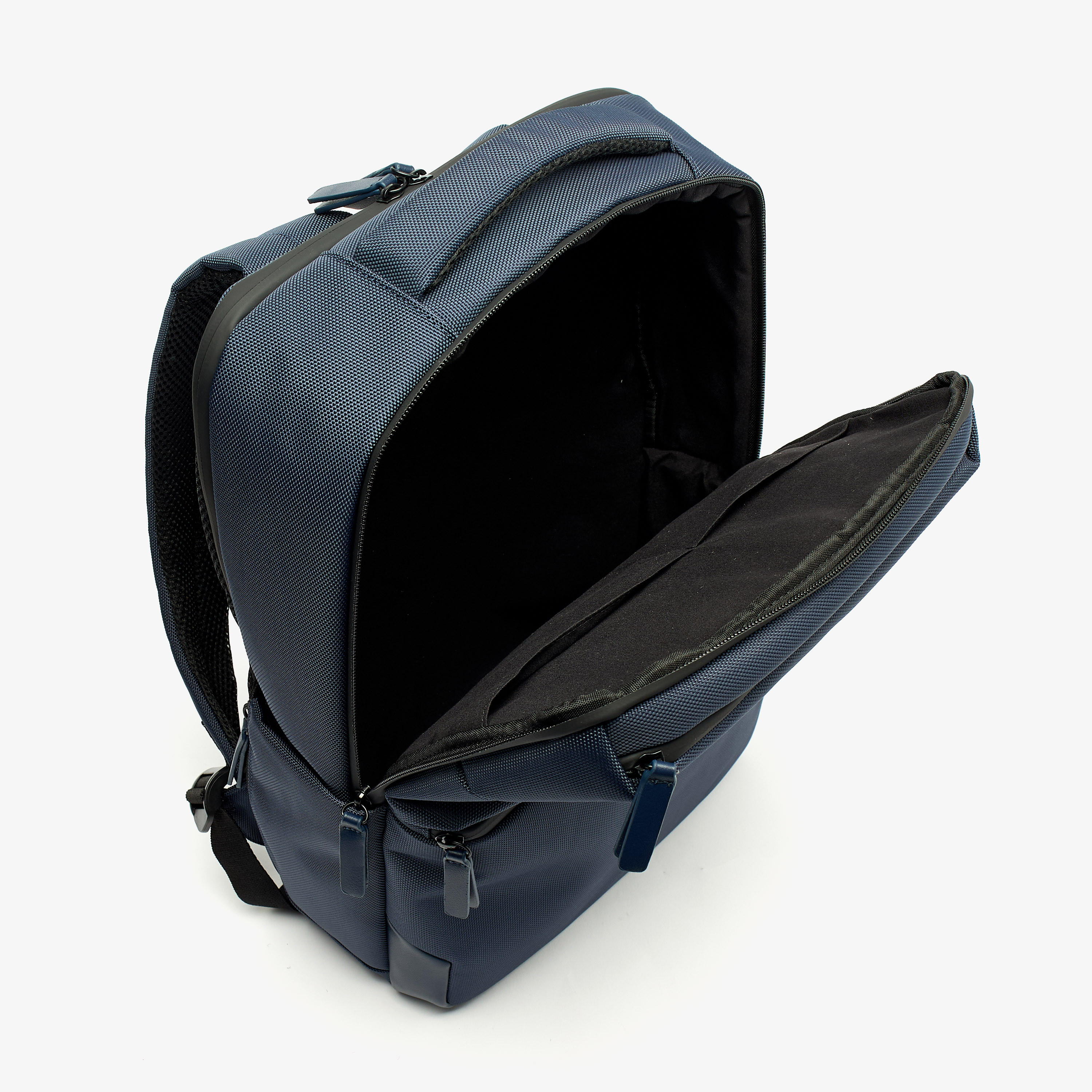 شنطة ظهر سادة بسحاب إغلاق وحمالات قابلة للتعديل من دوتشيني-men-bags-image-6