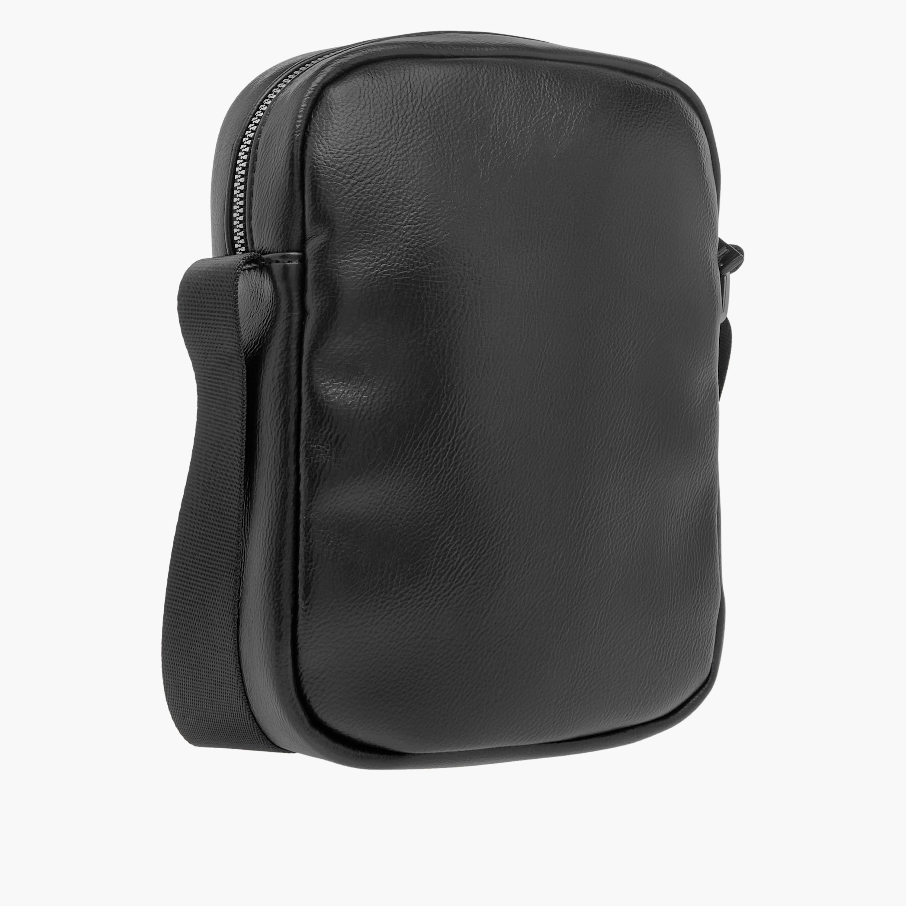 شنطة كروس بودي بارزة الملمس بحزام قابل للتعديل وسحّاب إغلاق من لي كوبر-travel-accessories-image-3