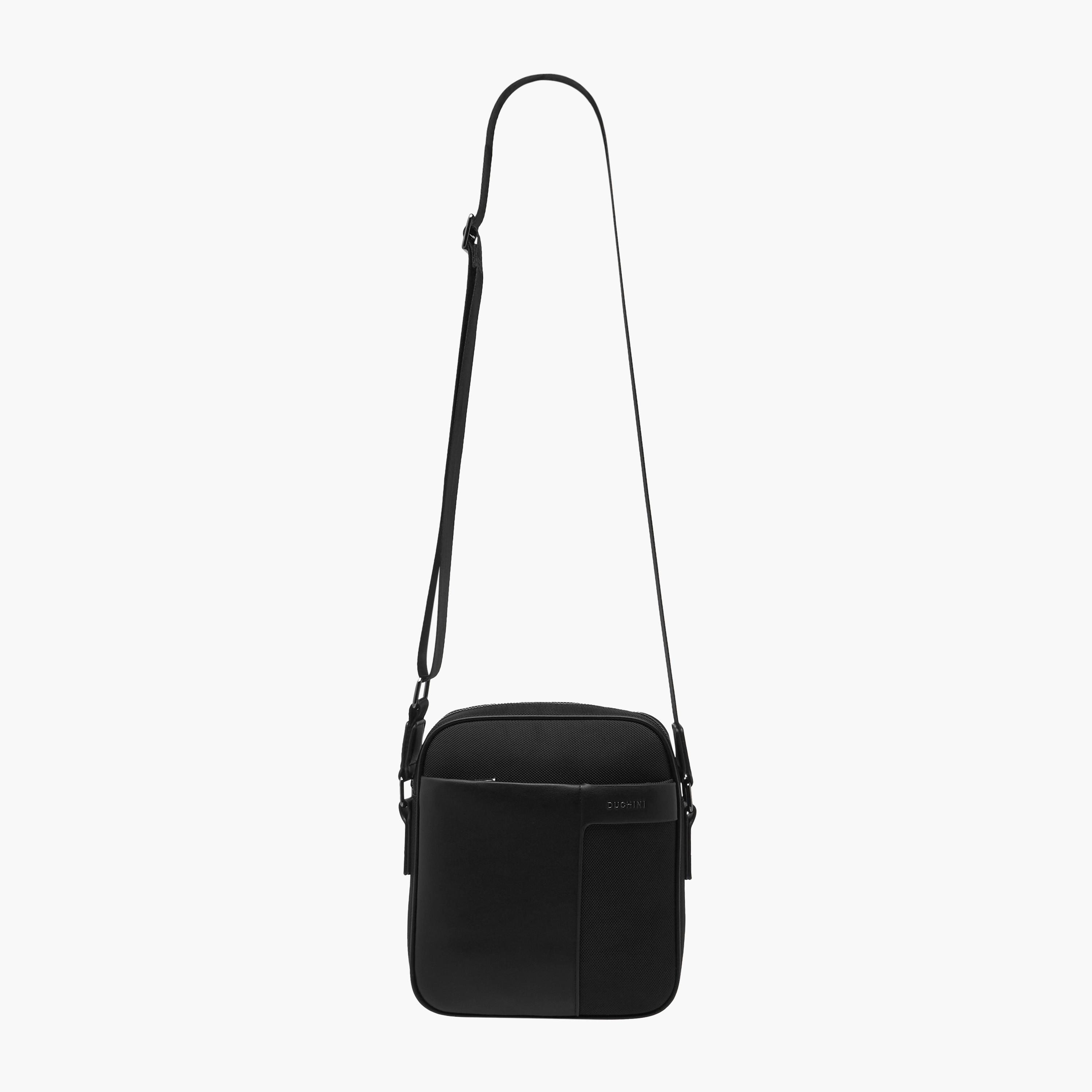 شنطة كروس بودي بارزة الملمس بحزام قابل للتعديل وسحاب إغلاق من دوتشيني-travel-accessories-image-3