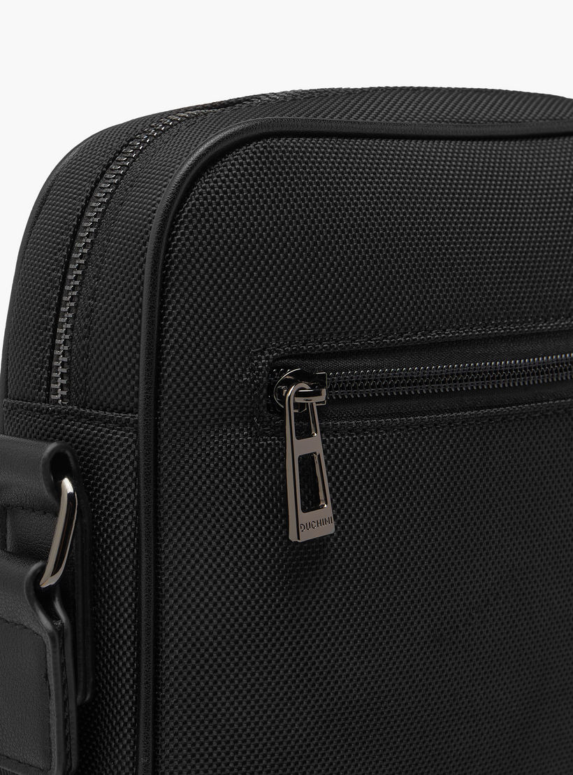 شنطة كروس بودي بارزة الملمس بحزام قابل للتعديل وسحاب إغلاق من دوتشيني-travel-accessories-image-6