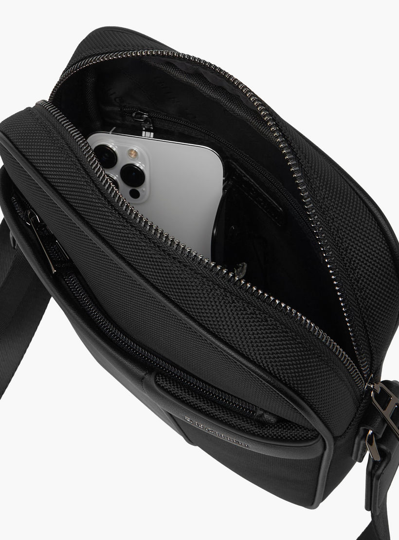 شنطة كروس بودي بارزة الملمس بحزام قابل للتعديل وسحاب إغلاق من دوتشيني-travel-accessories-image-8