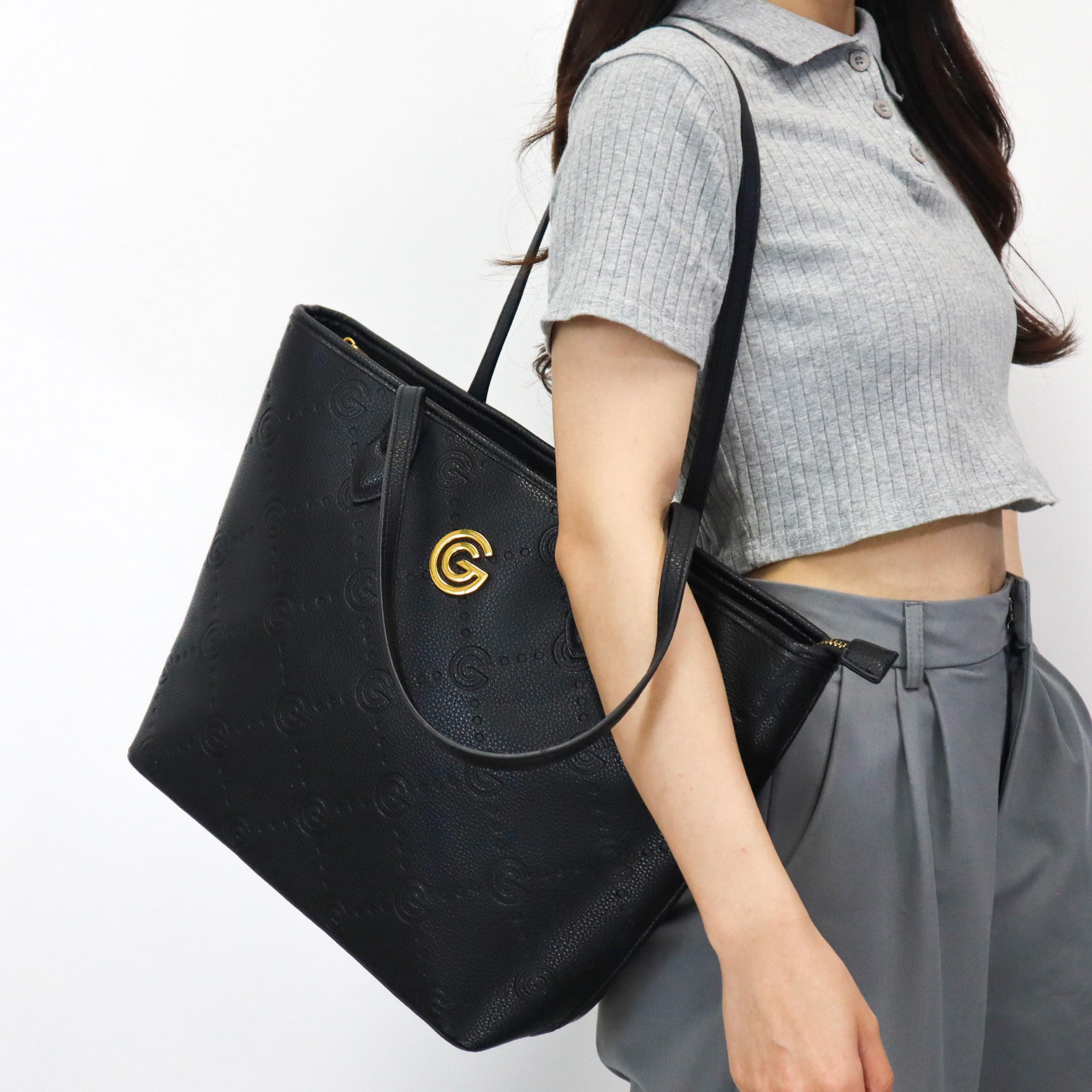 شنطة توتي بنقوش مونوجرام مع شنطة صغيرة من غابرييلا غوتشي-women-bagsandwallets-handbags-image-8