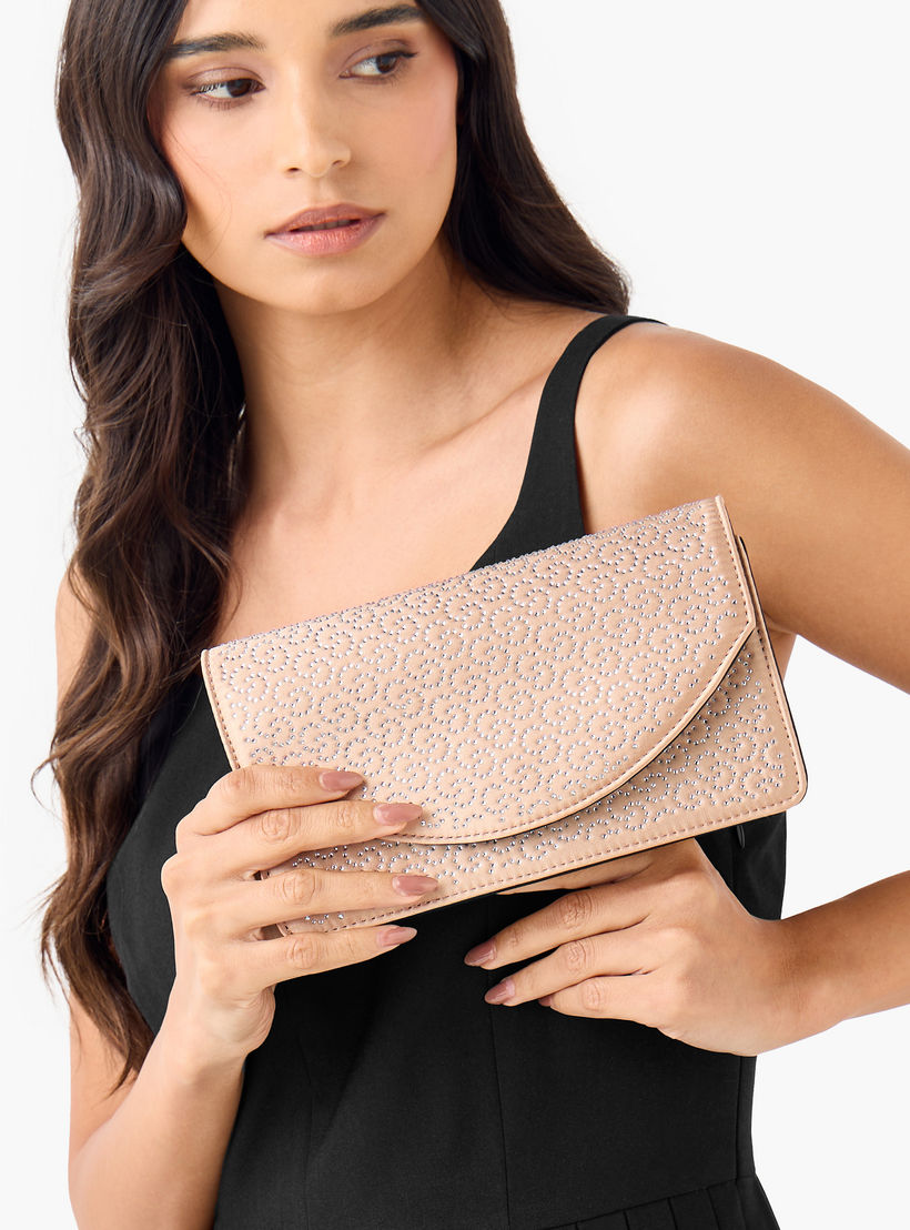 شنطة كروس بودي مزينة بحزام سلسلة من سيليست-women-bagsandwallets-handbags-image-8