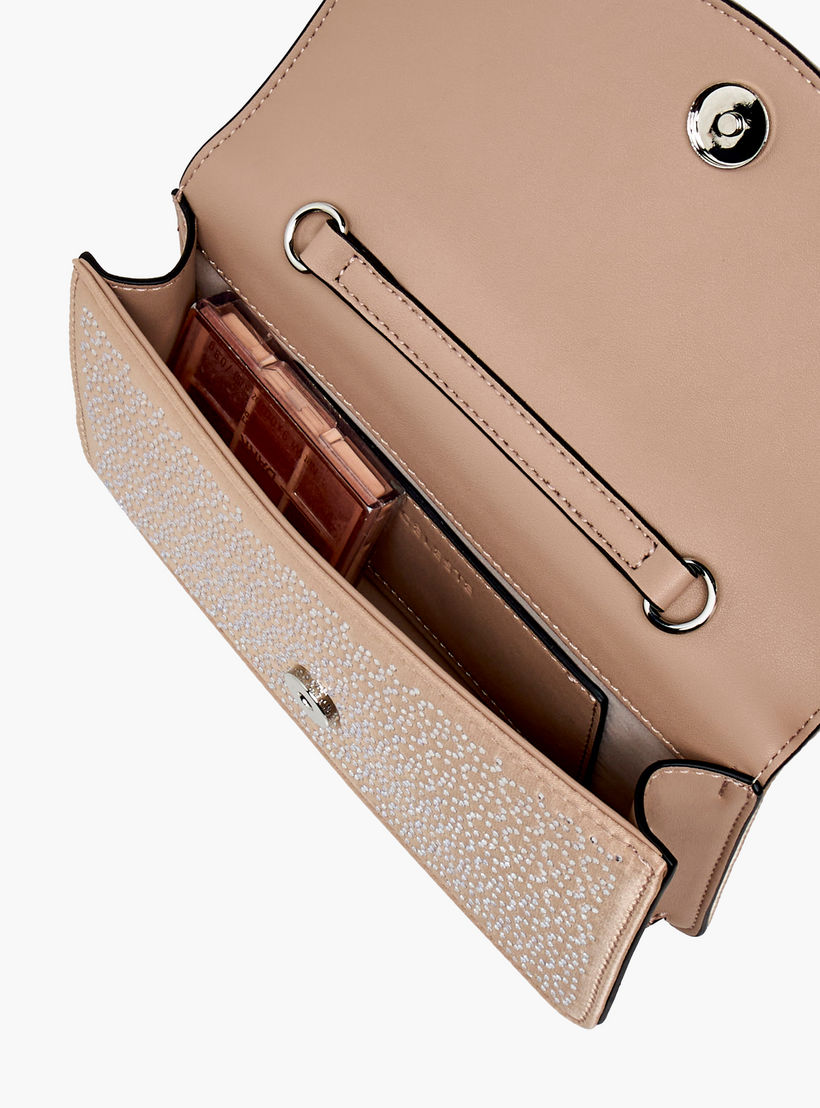 شنطة كروس بودي مزينة بحزام سلسلة من سيليست-women-bagsandwallets-handbags-image-9