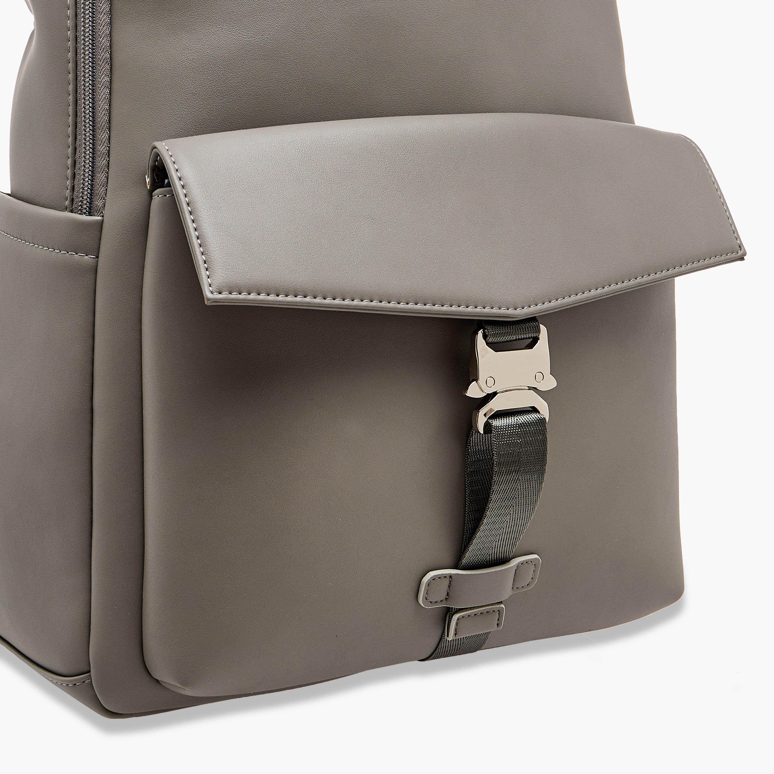 شنطة ظهر سادة بأحزمة كتف قابلة للتعديل من دوتشيني - 31x17x43 سم-travel-luggagesandbags-backpacks-image-5