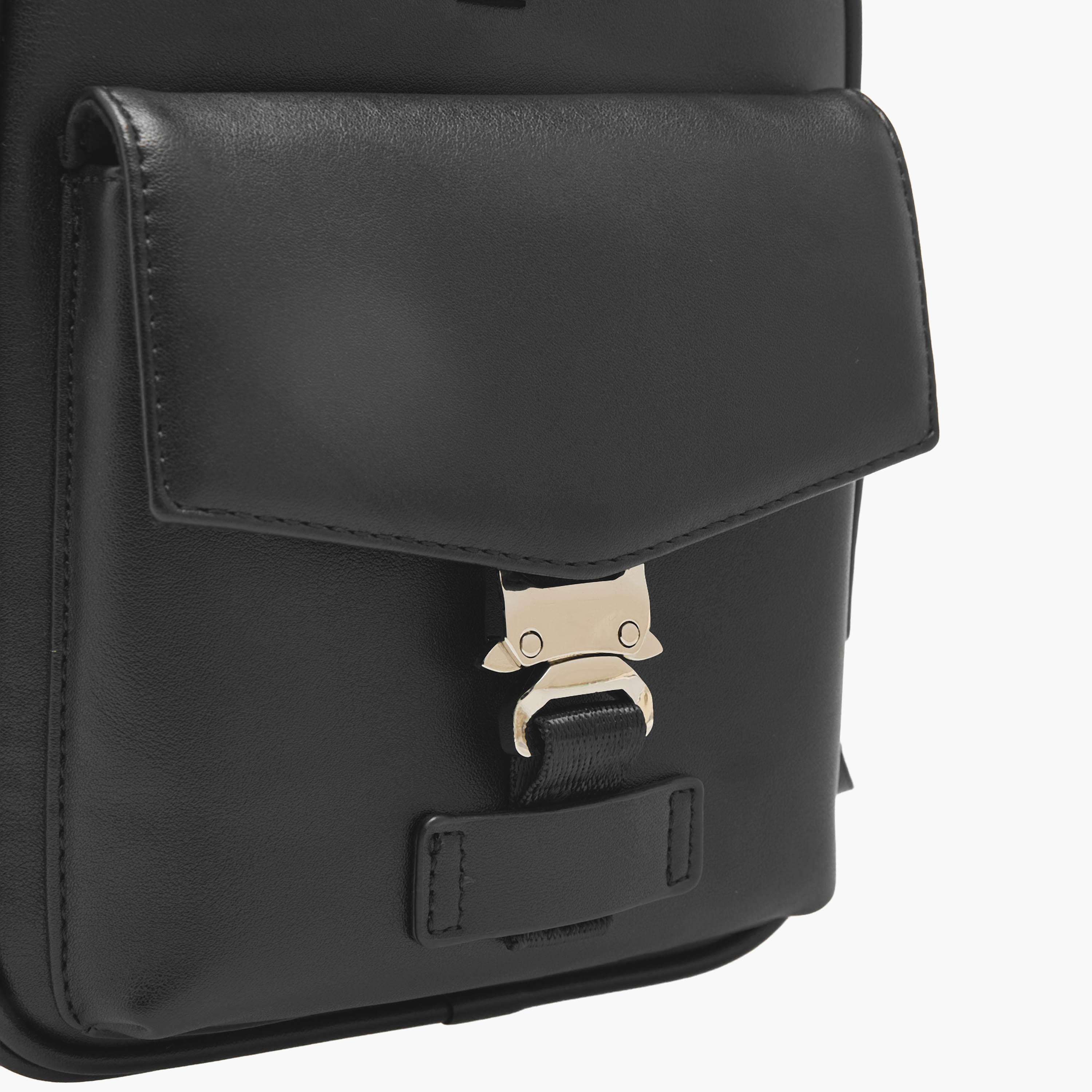 شنطة كروس بودي سادة بحزام قابل للتعديل من دوتشيني-travel-accessories-image-4