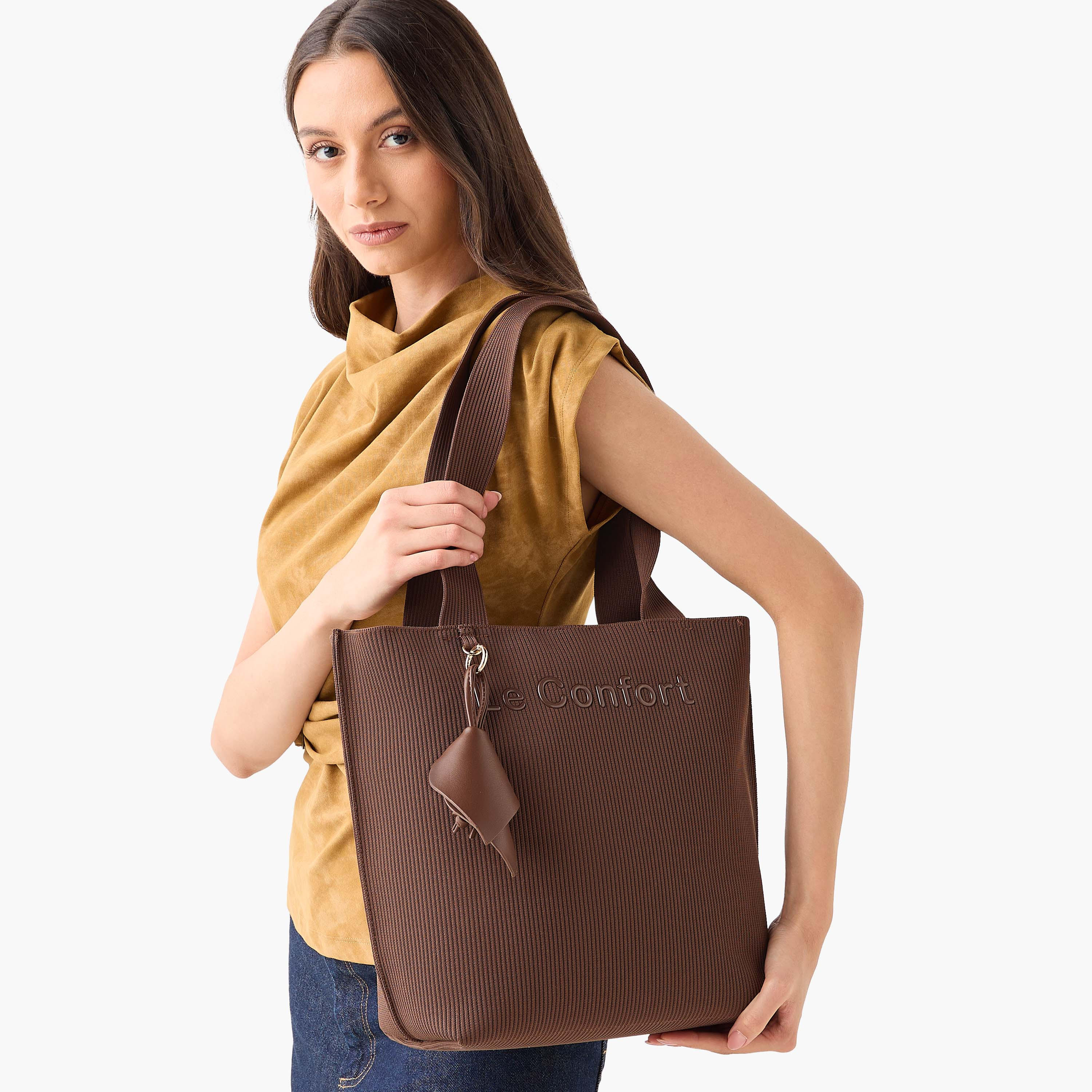 شنطة توتي بارزة الملمس بمقبض مزدوج من لو كونفورت-women-bagsandwallets-handbags-image-2